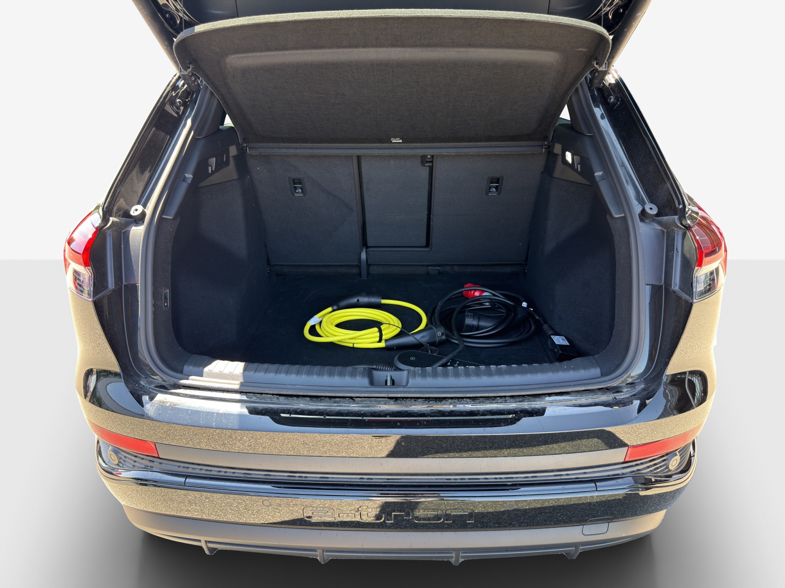 AUDI Q4 e-tron 45 Edition Swiss Ski quattro-image-12