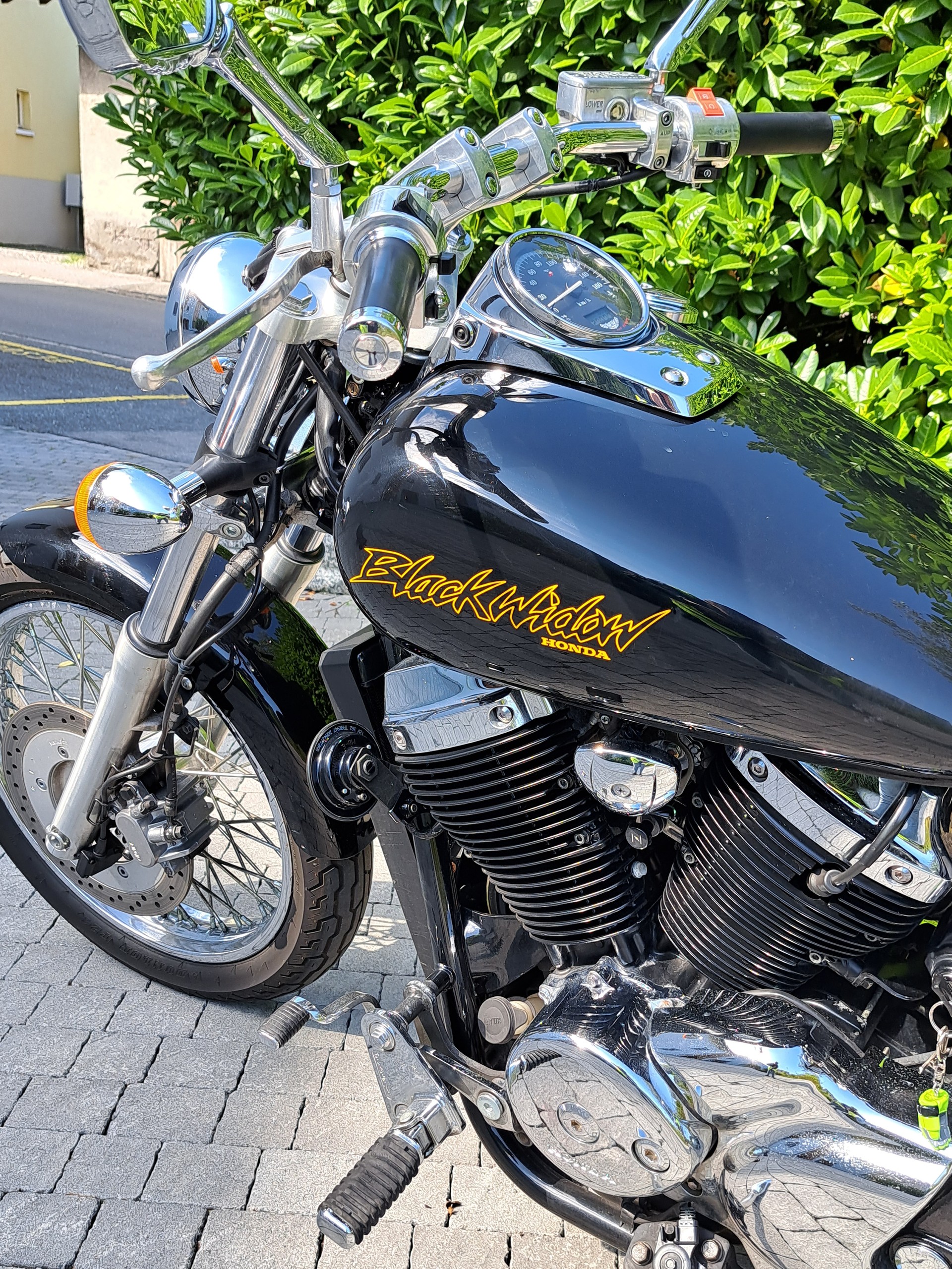 HONDA VT 750 DC Black Widow-image-4