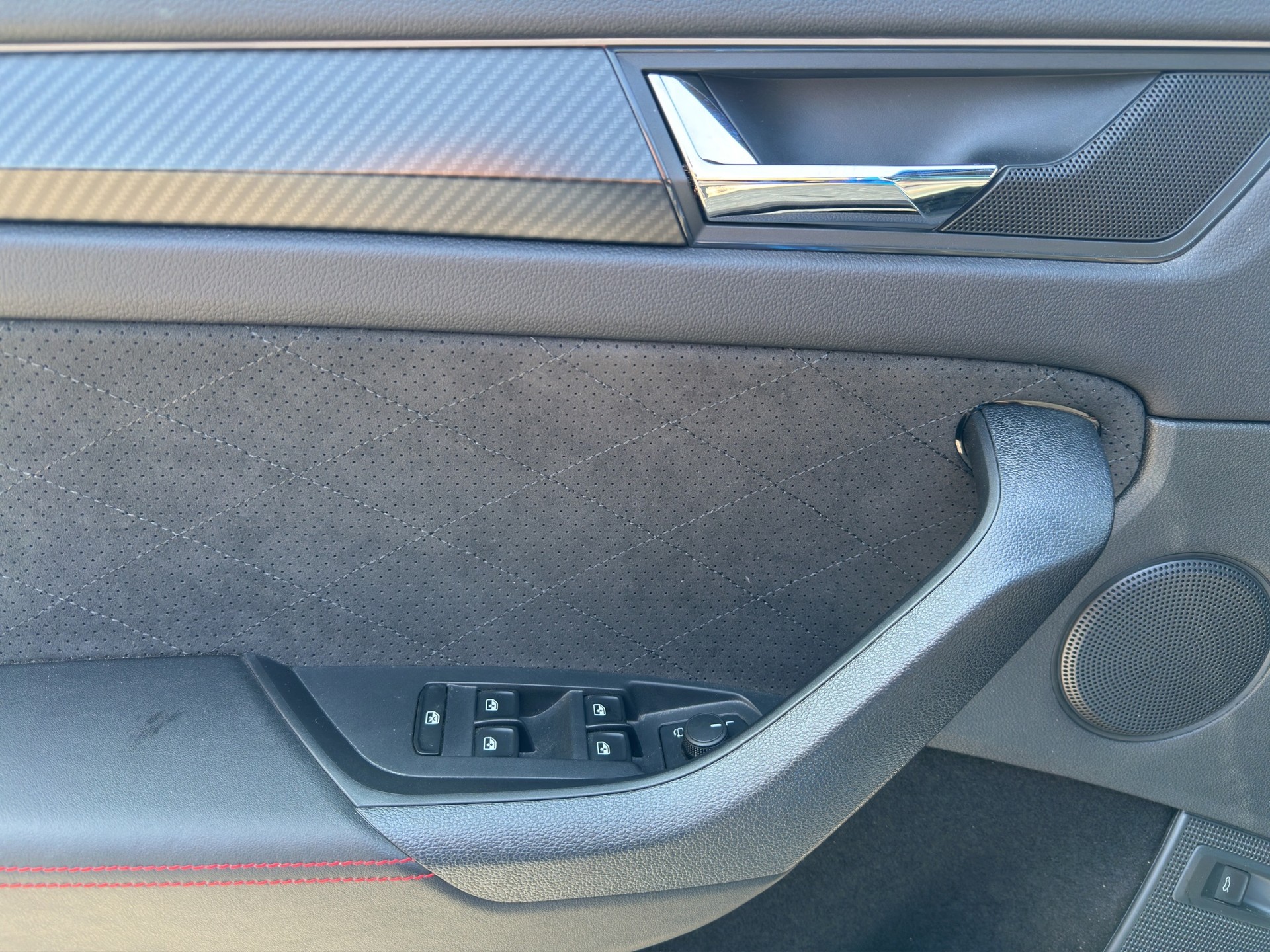 SKODA Kodiaq 2.0 TSI RS Black 4x4-image-8