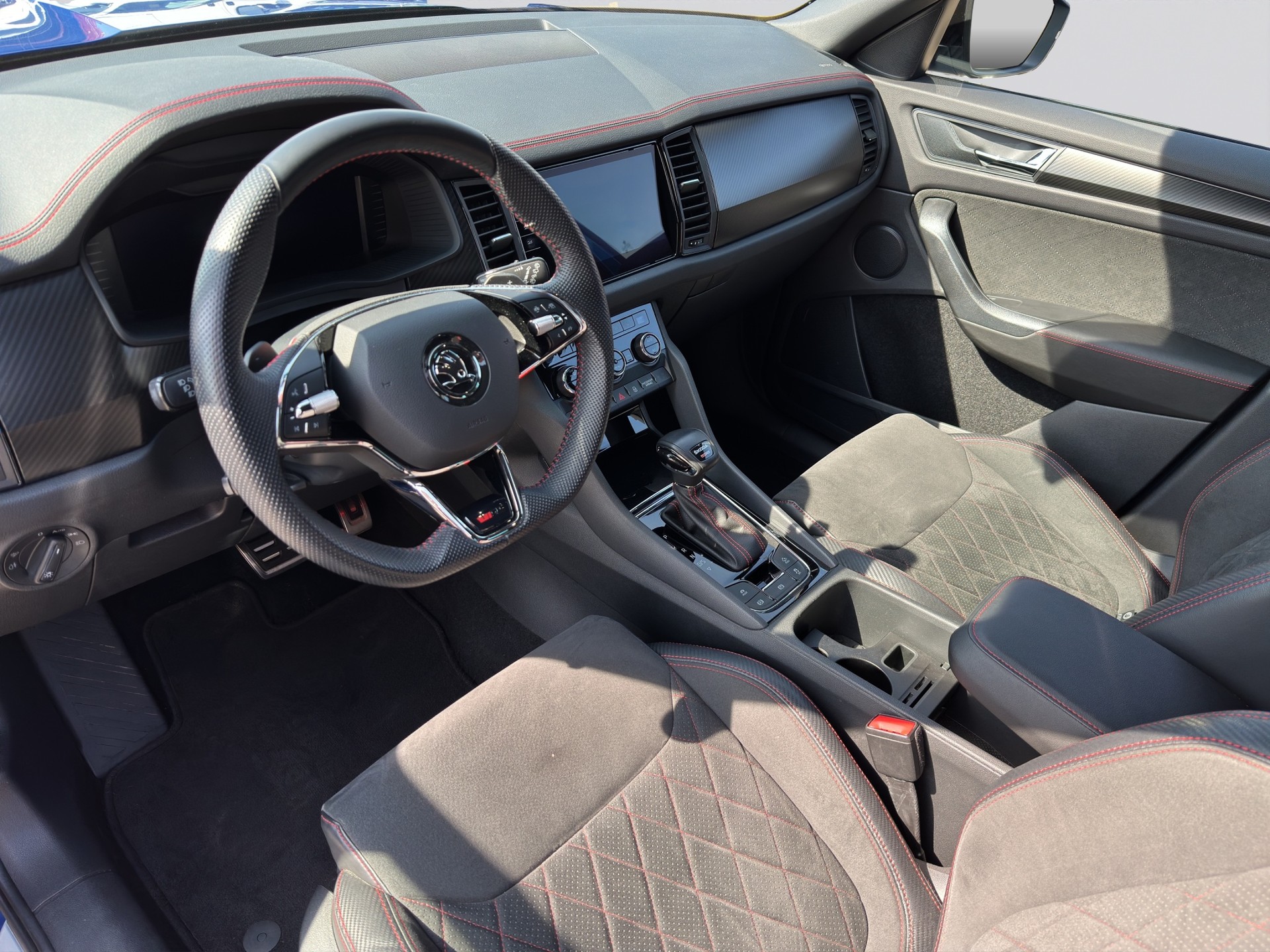 SKODA Kodiaq 2.0 TSI RS Black 4x4-image-6