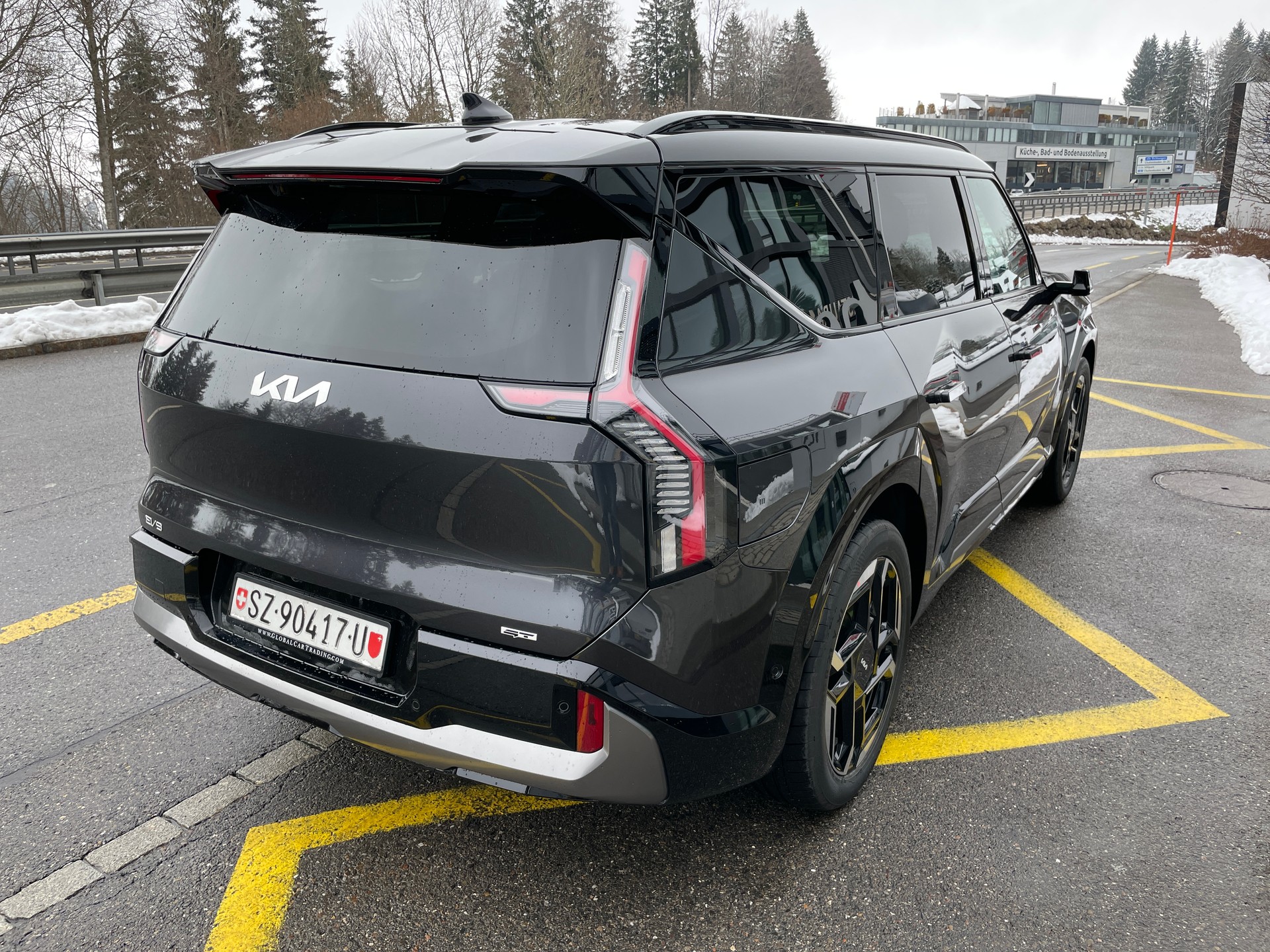 KIA EV9 99,8 kWh GT 4x4 mit Panorama Schiebedach und Digitale Rückspiegel-image-4