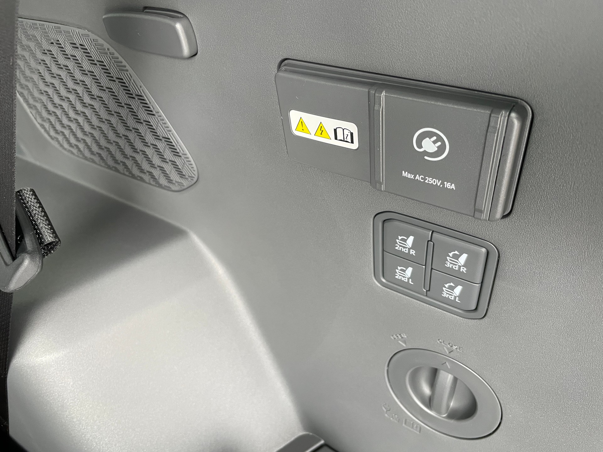 KIA EV9 99,8 kWh GT 4x4 mit Panorama Schiebedach und Digitale Rückspiegel-image-9