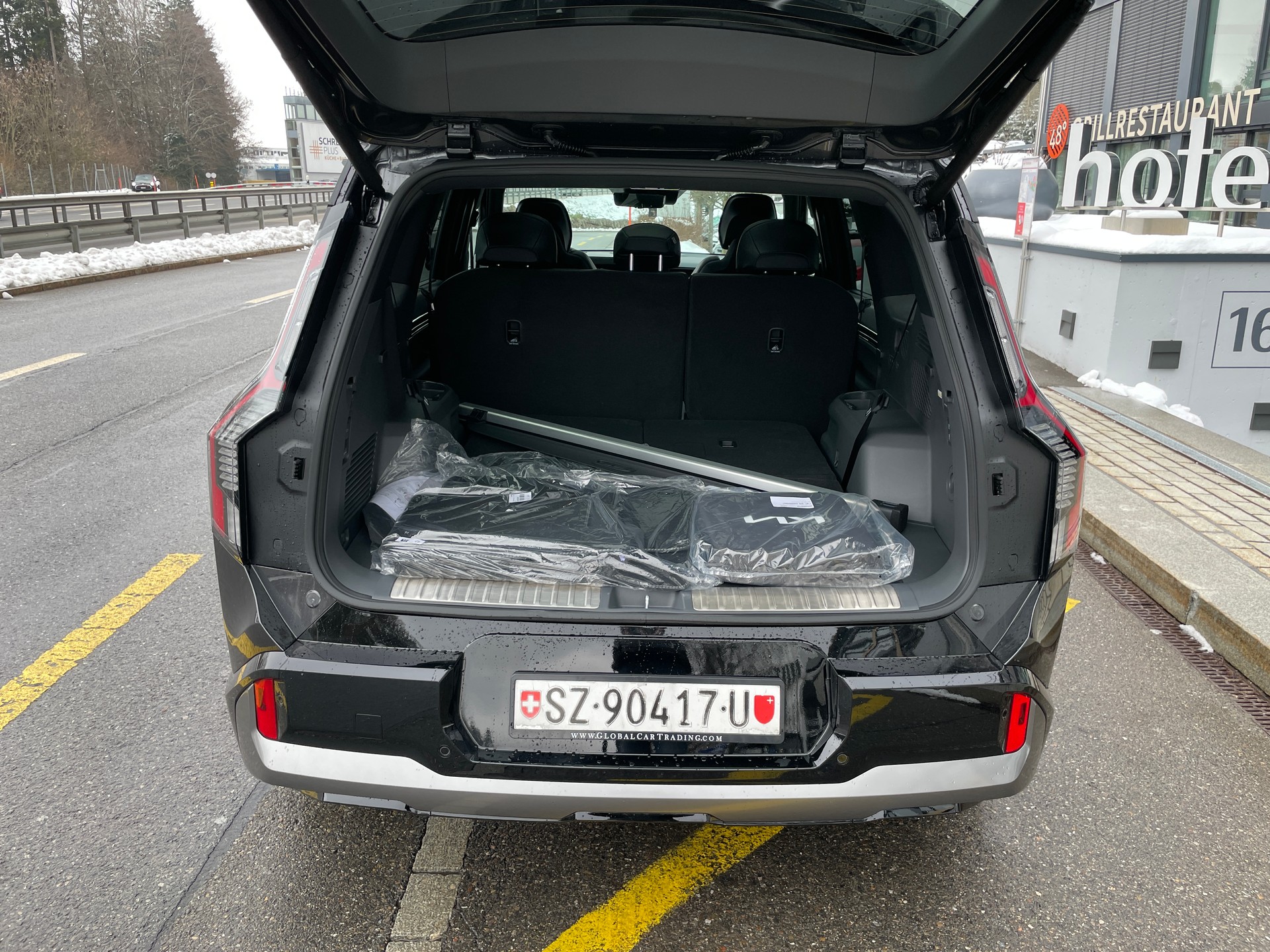 KIA EV9 99,8 kWh GT 4x4 mit Panorama Schiebedach und Digitale Rückspiegel-image-6