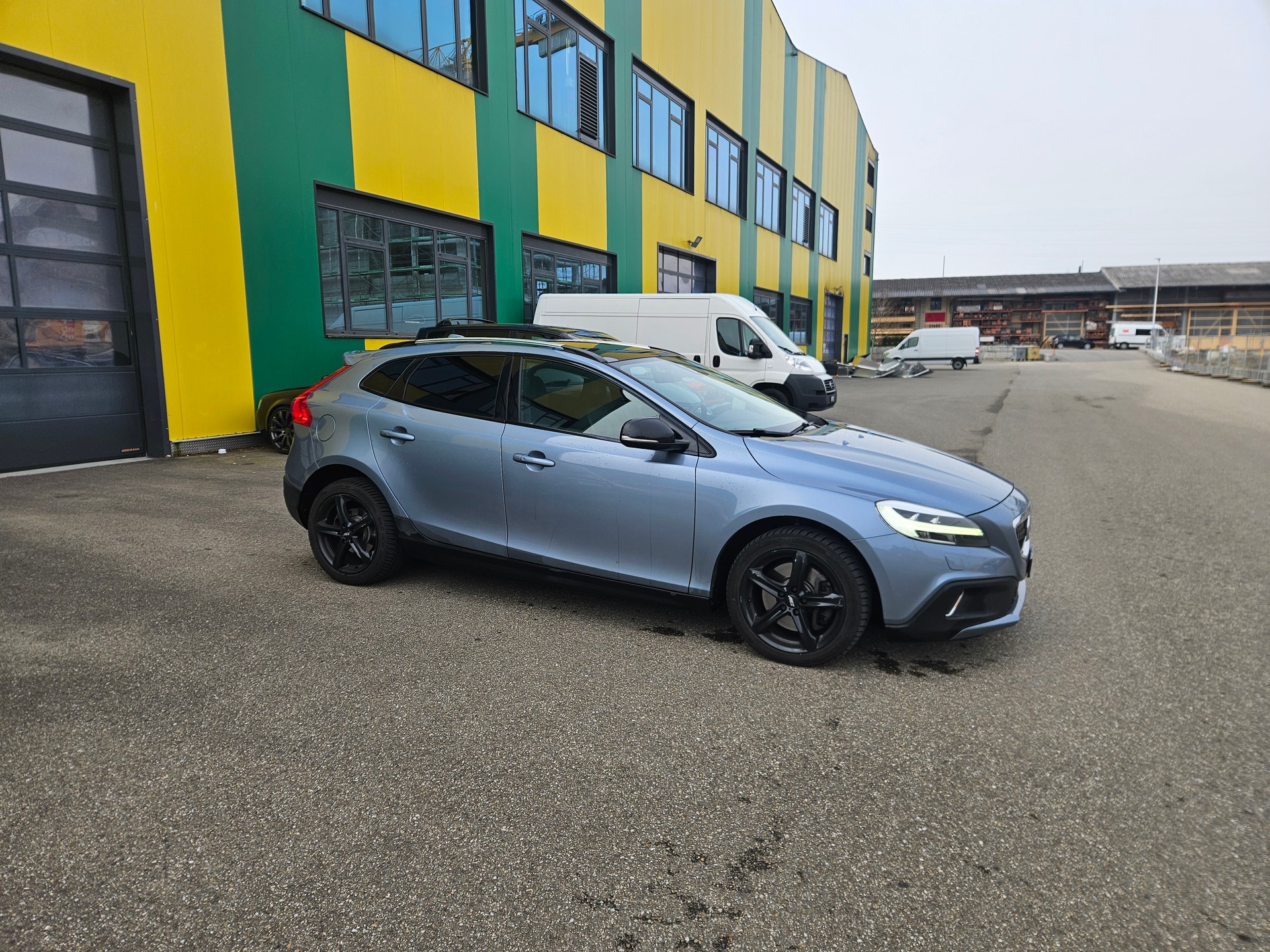 VOLVO V40 Cross Country T5 AWD Summum Geartronic-image-3
