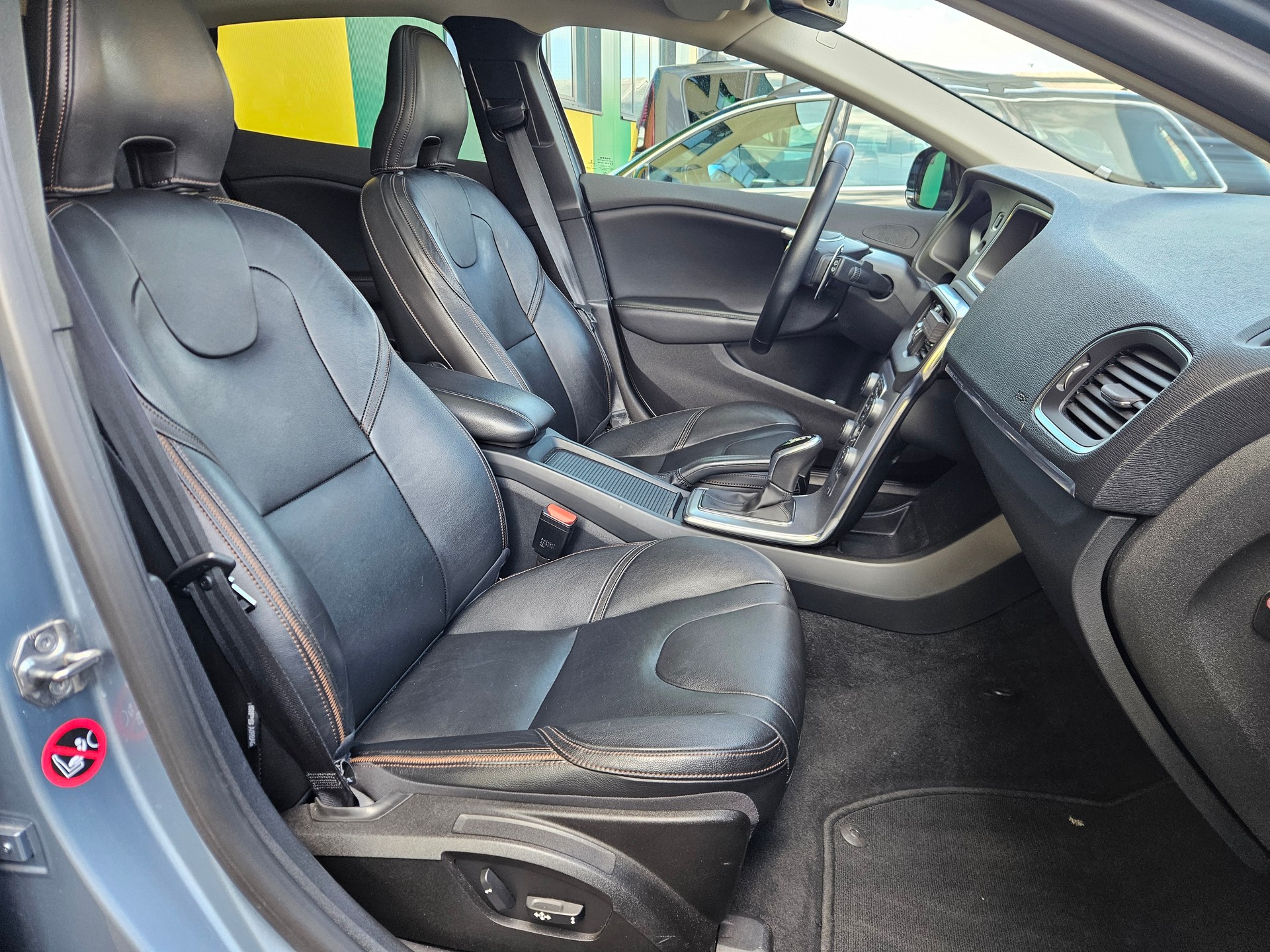 VOLVO V40 Cross Country T5 AWD Summum Geartronic-image-14
