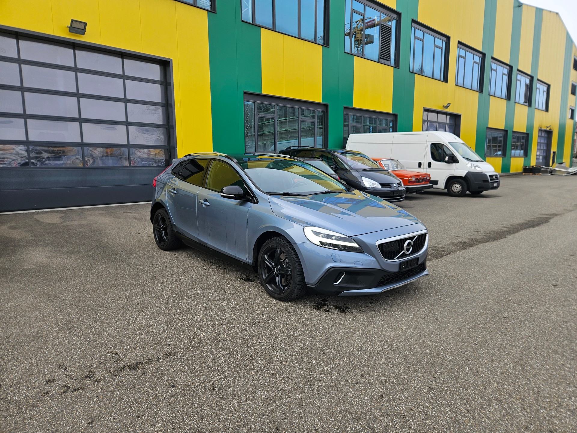 VOLVO V40 Cross Country T5 AWD Summum Geartronic-image-2