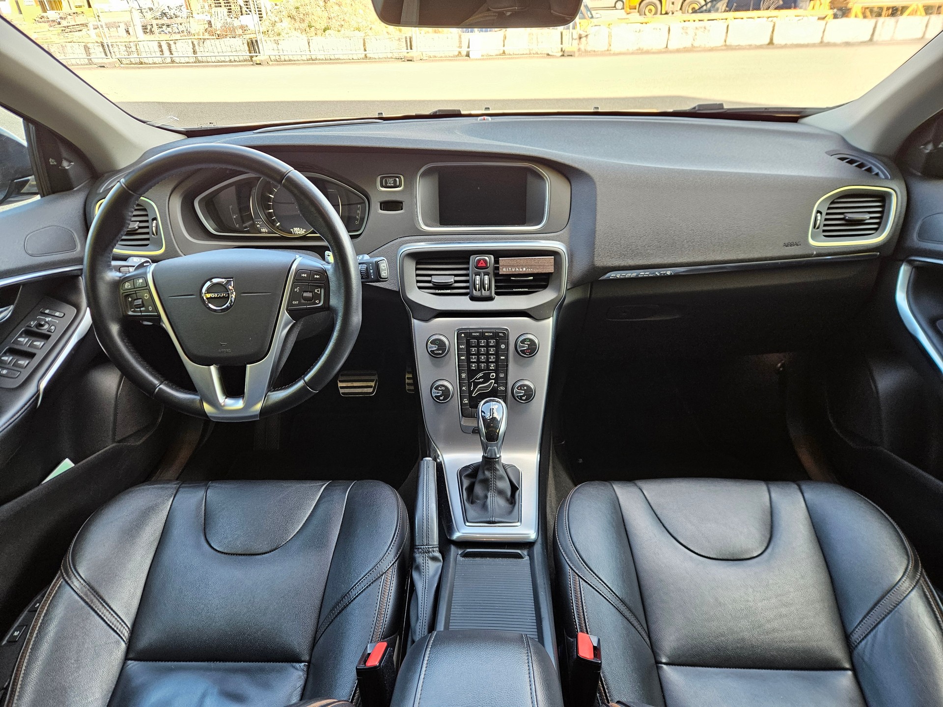 VOLVO V40 Cross Country T5 AWD Summum Geartronic-image-13