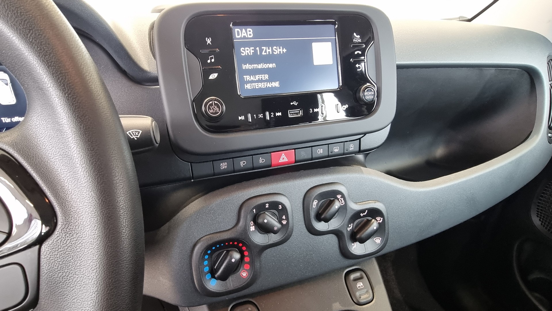 FIAT Panda 1.0 Hybrid City Life-image-11