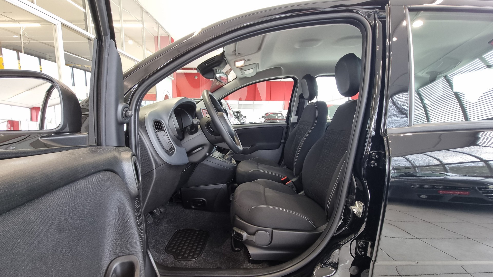 FIAT Panda 1.0 Hybrid City Life-image-13