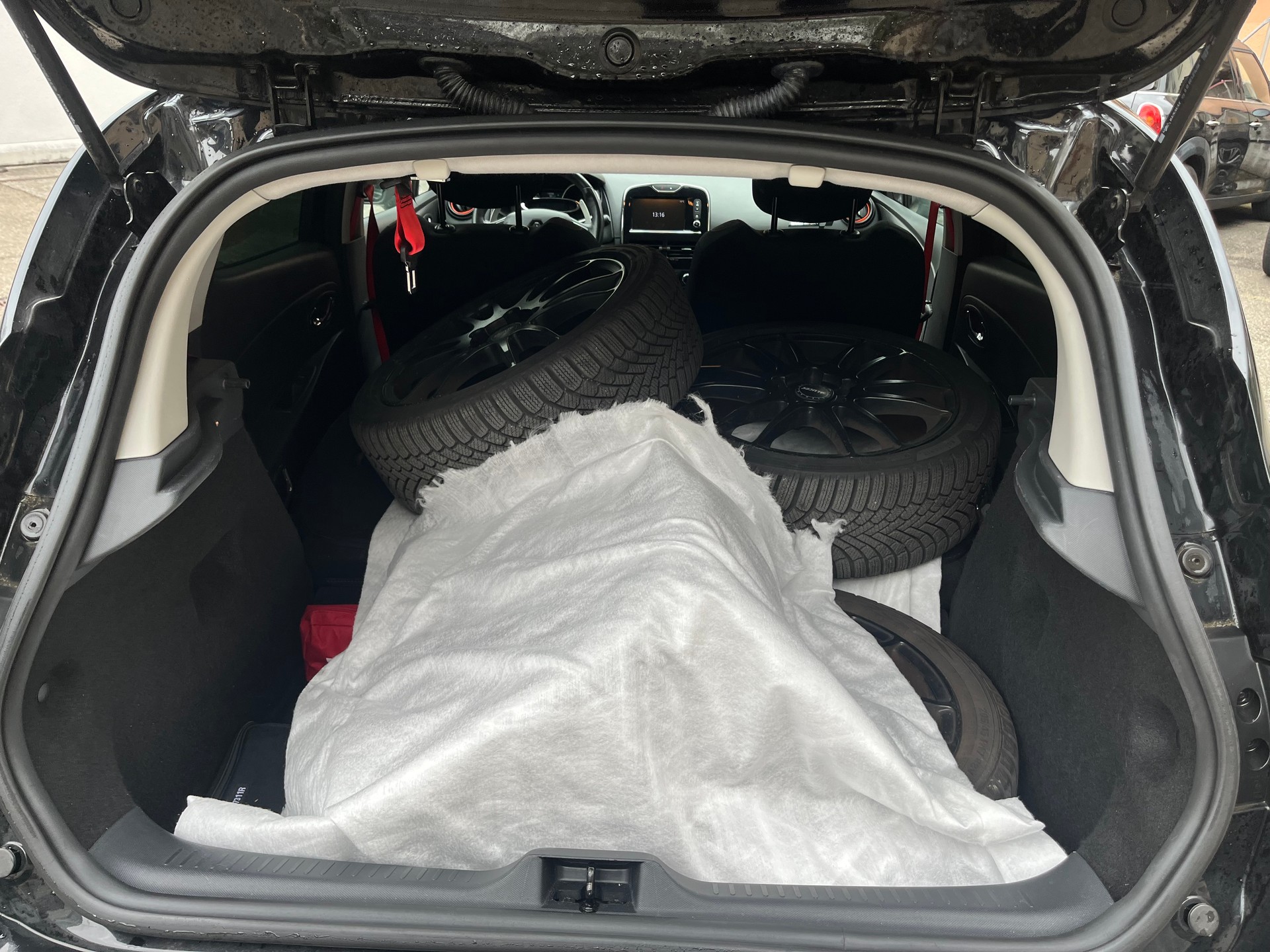 RENAULT Clio 1.6 T RS 200 EDC-image-4