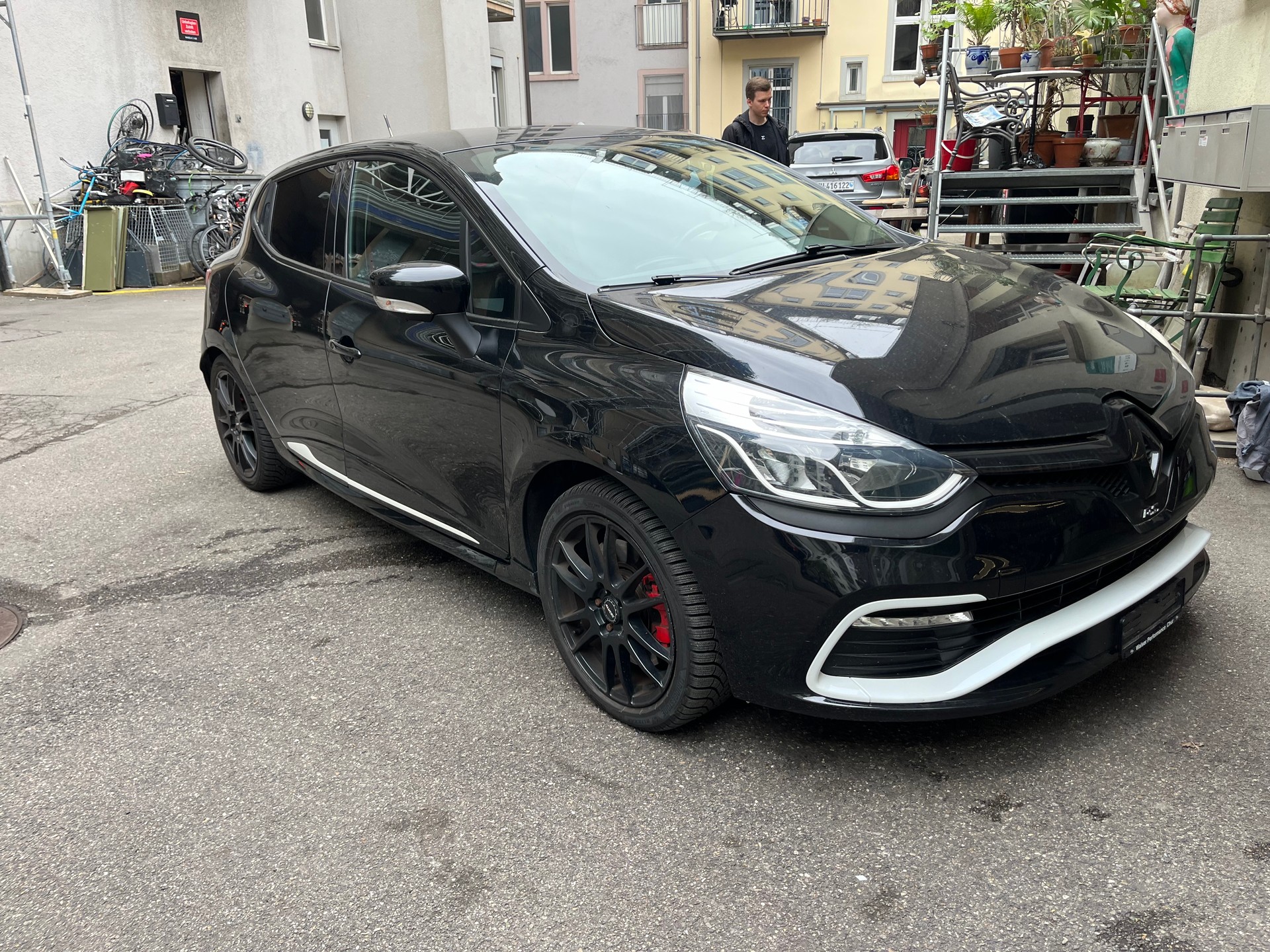 RENAULT Clio 1.6 T RS 200 EDC-image-15