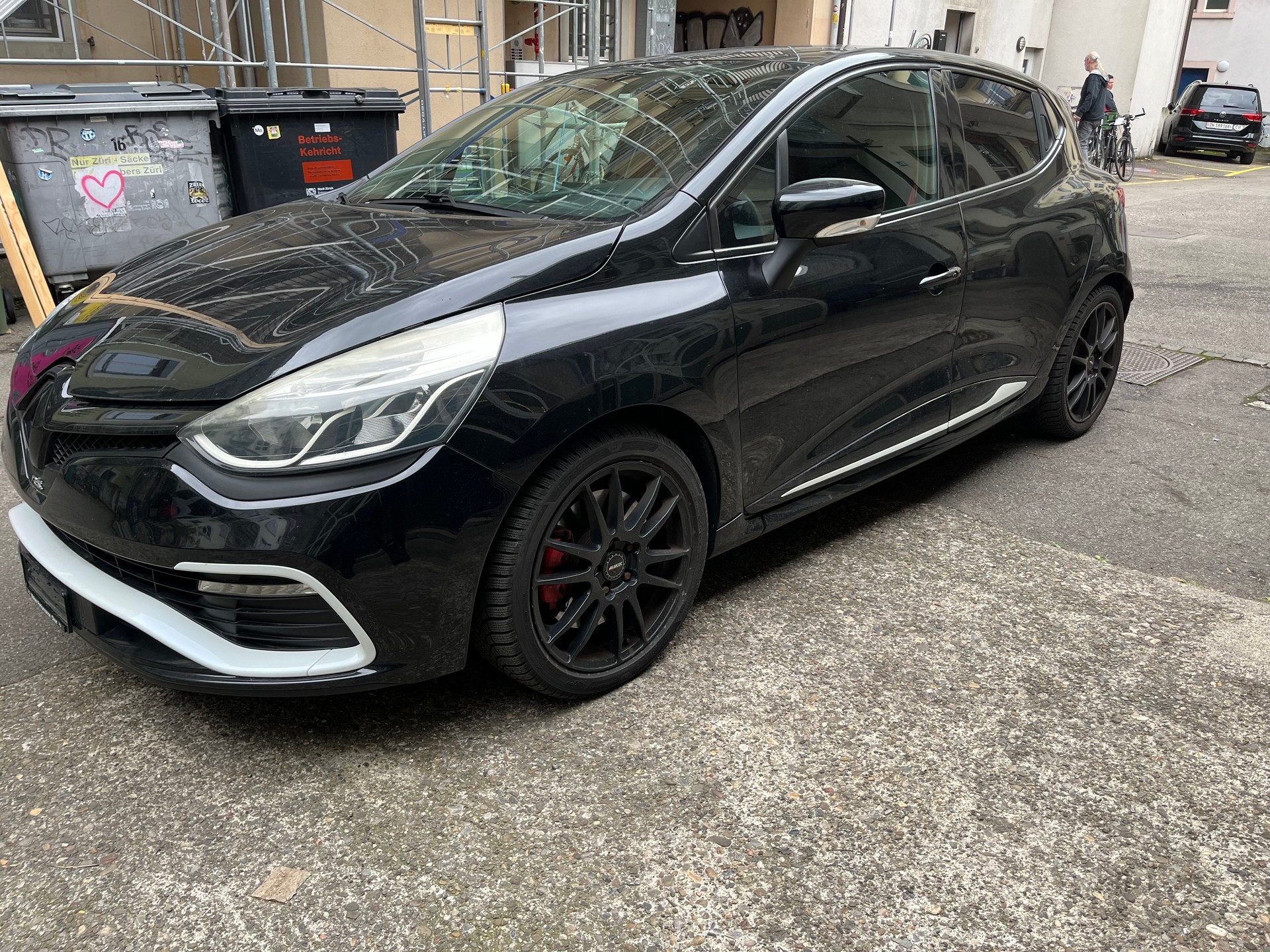 RENAULT Clio 1.6 T RS 200 EDC-image-14