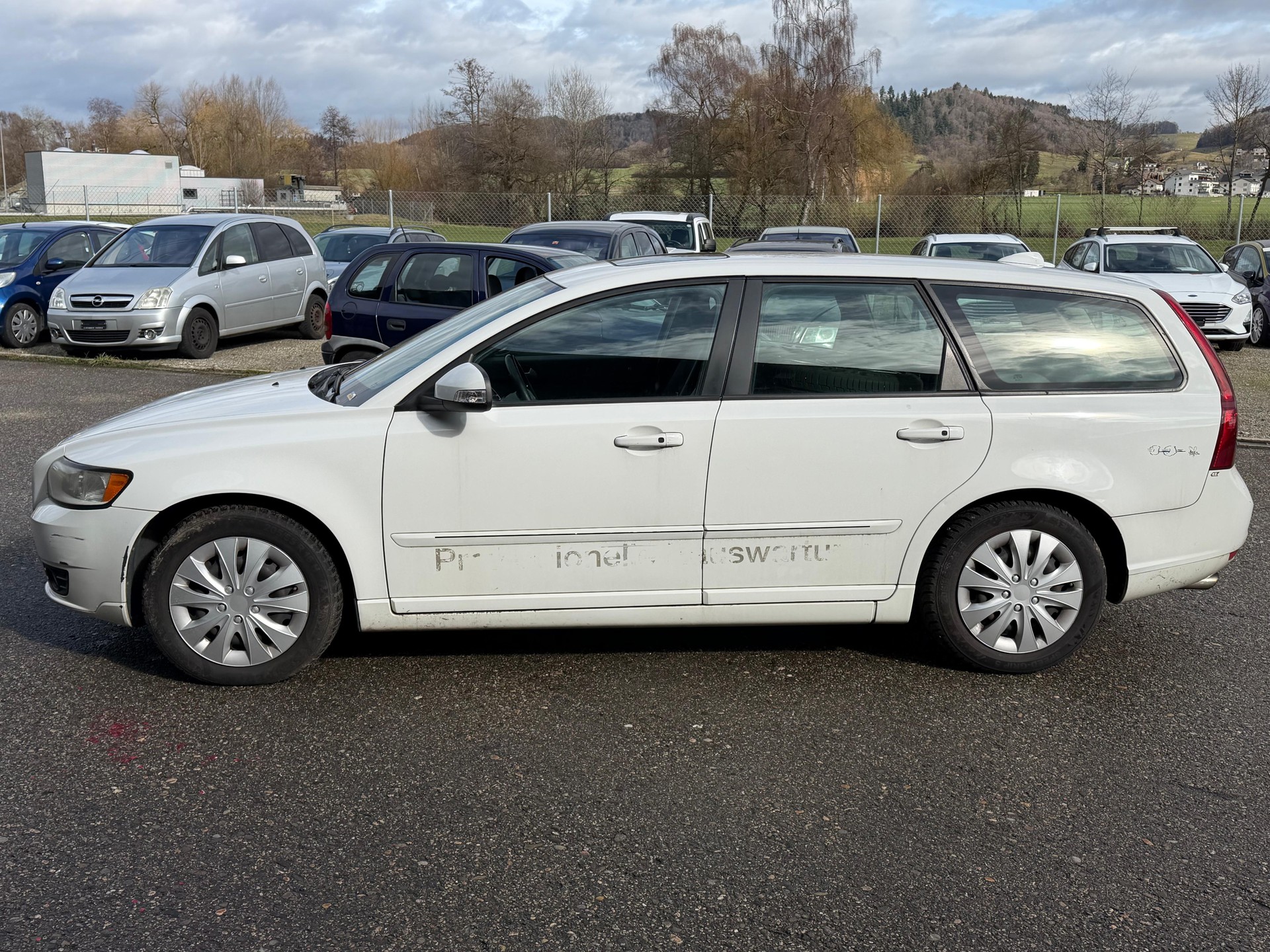 VOLVO V50 D5-image-9