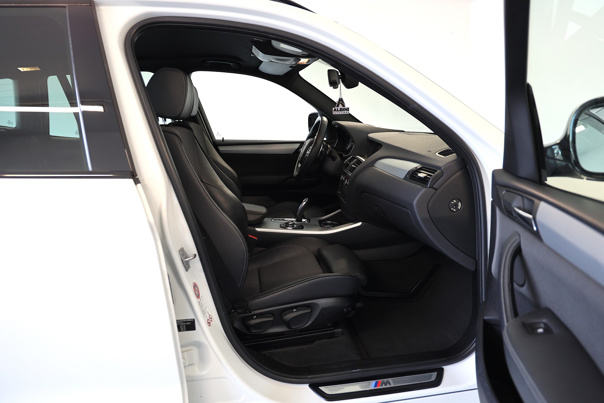 BMW X3 xDrive 20d M-Sport Steptronic-image-12