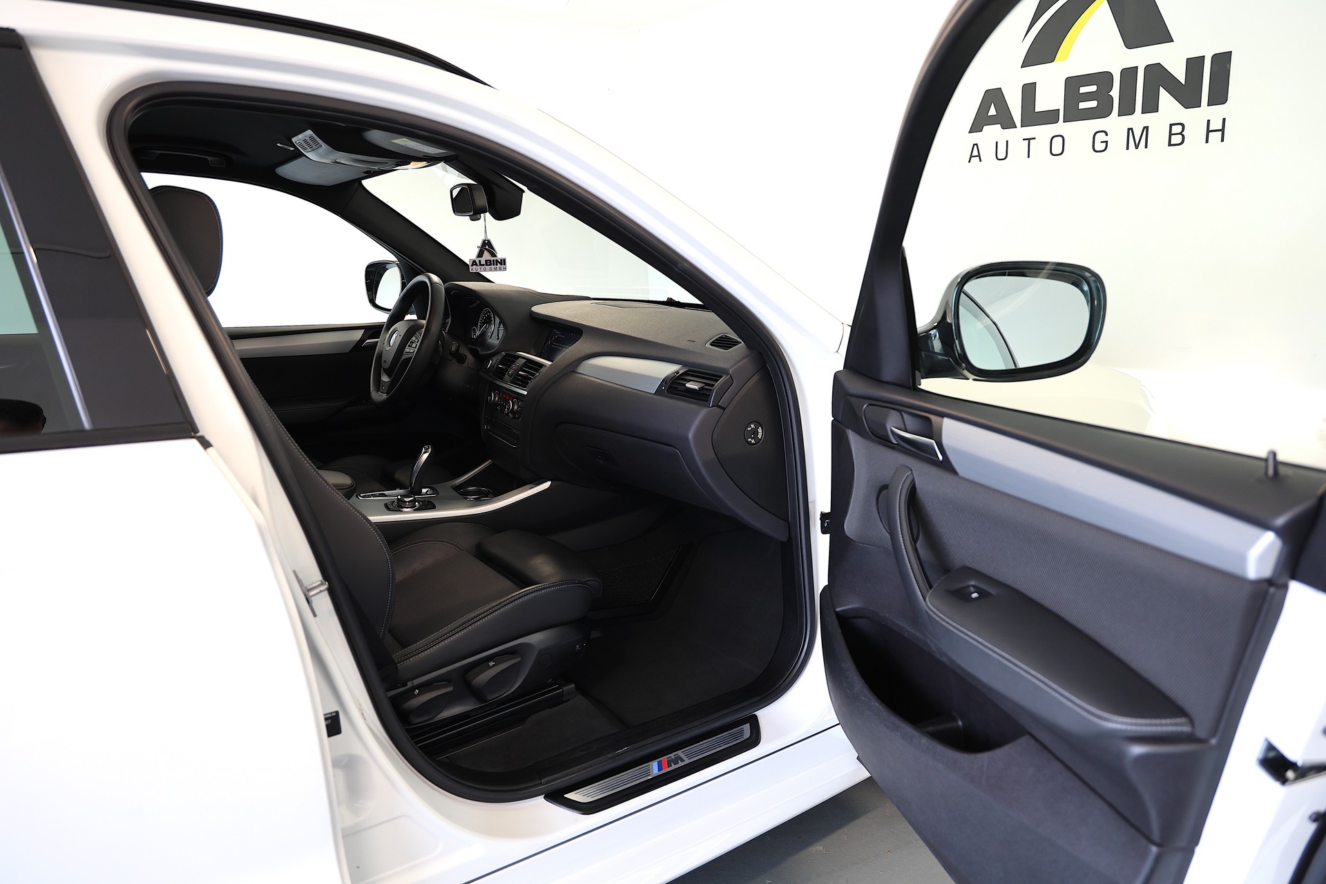 BMW X3 xDrive 20d M-Sport Steptronic-image-11