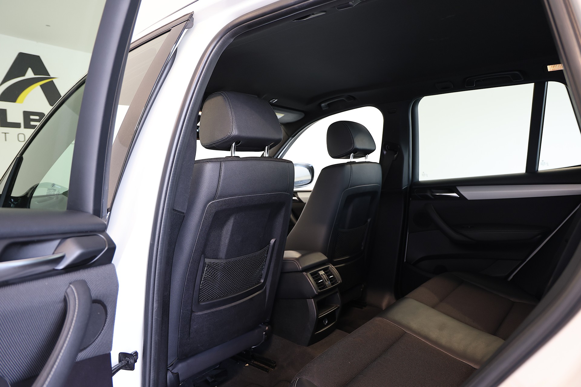 BMW X3 xDrive 20d M-Sport Steptronic-image-15