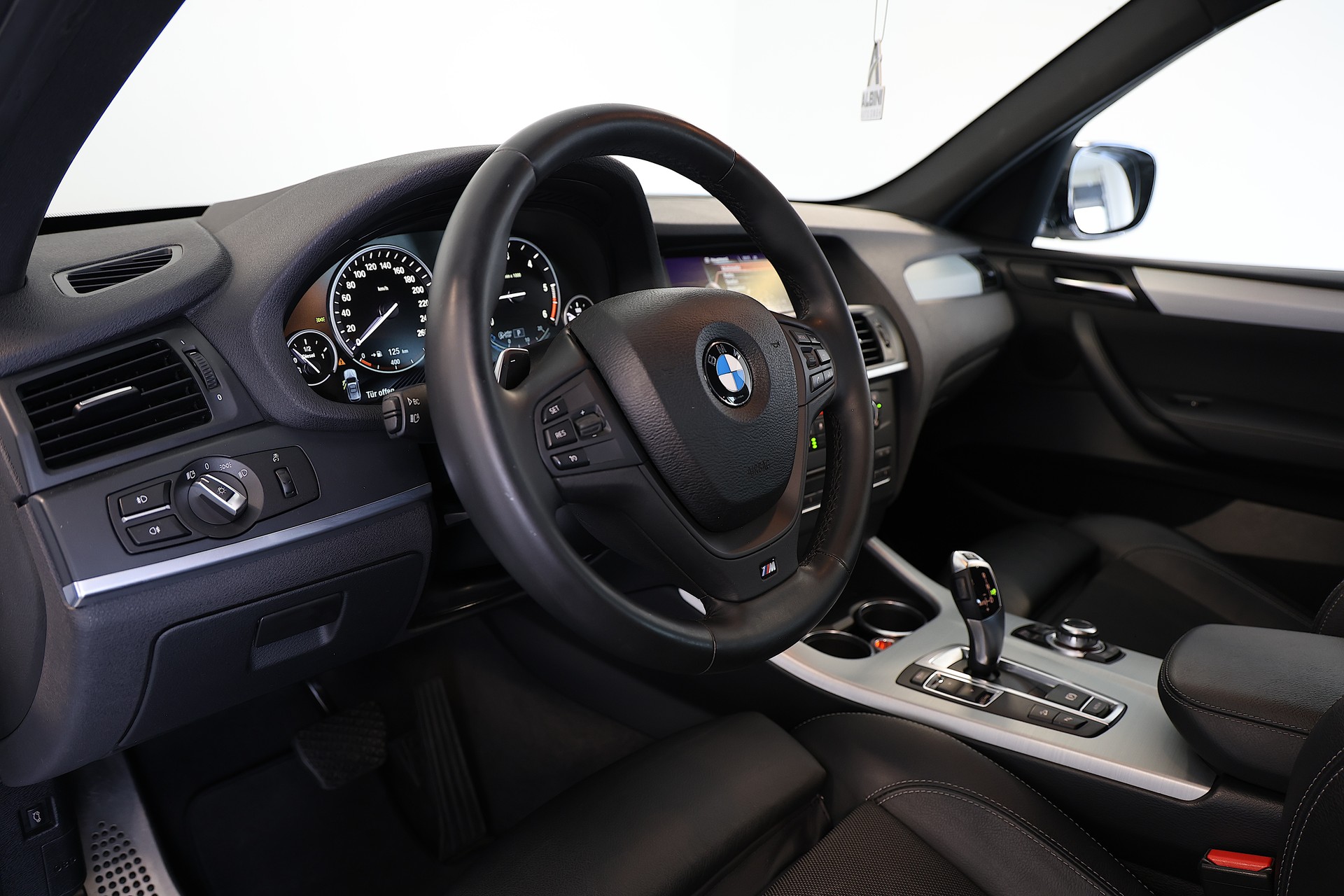 BMW X3 xDrive 20d M-Sport Steptronic-image-8