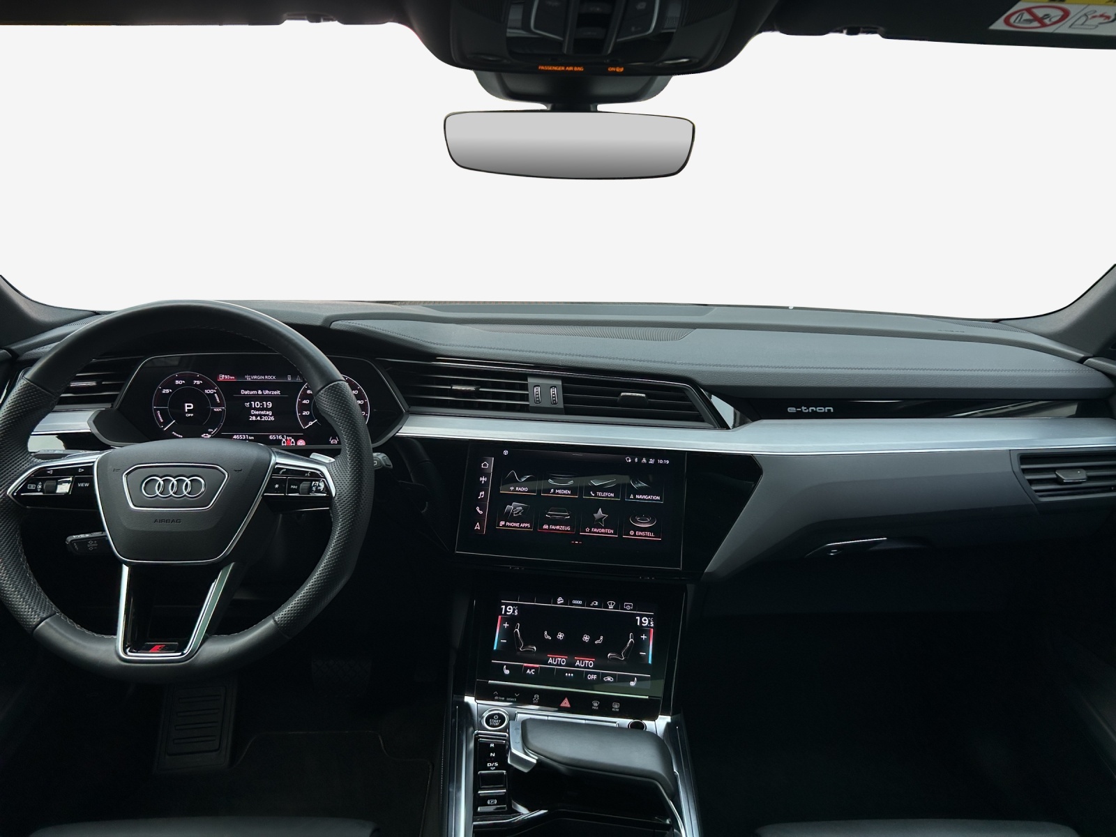 AUDI e-tron 55 S Line quattro-image-9