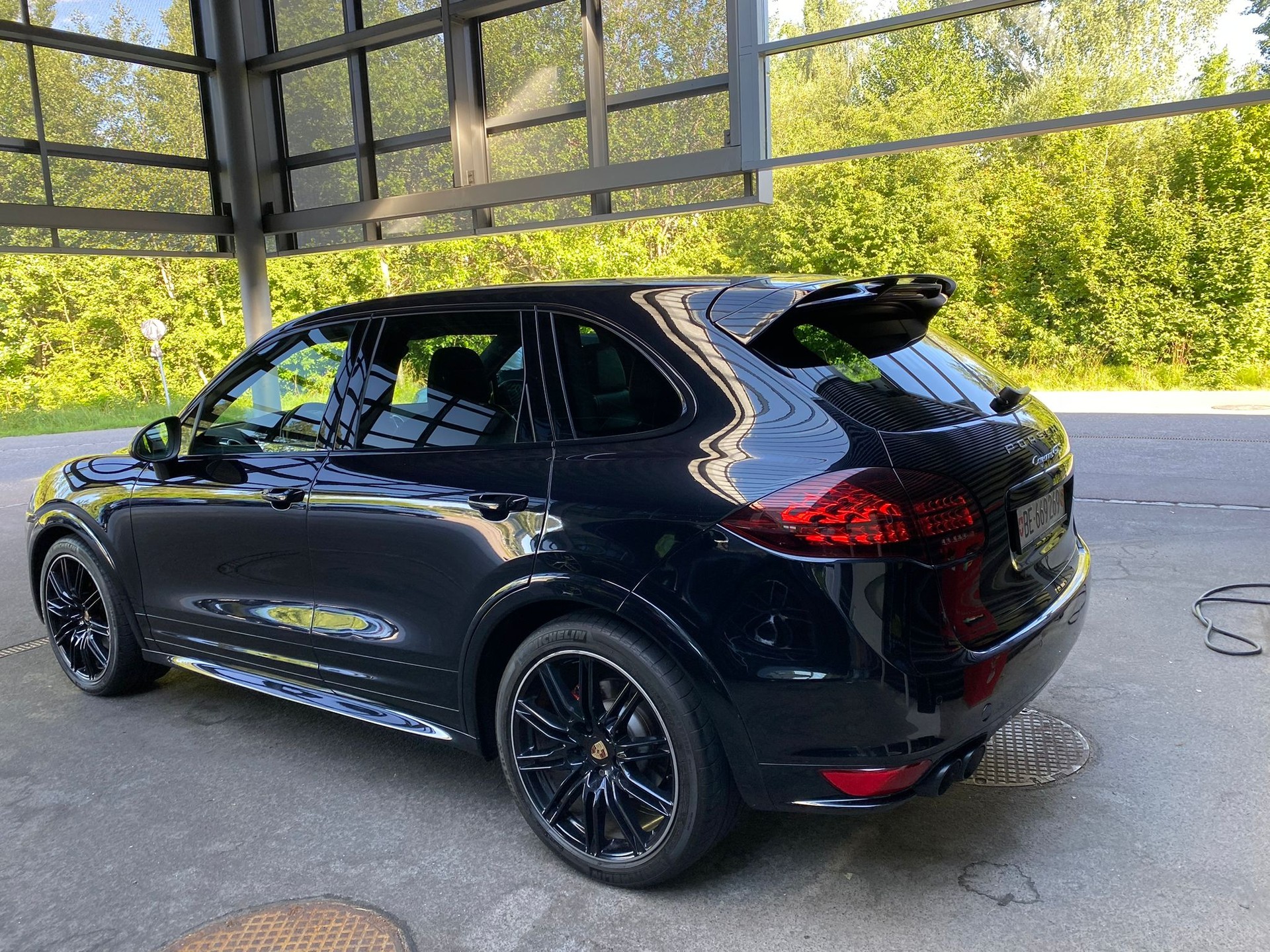 PORSCHE Cayenne GTS-image-1