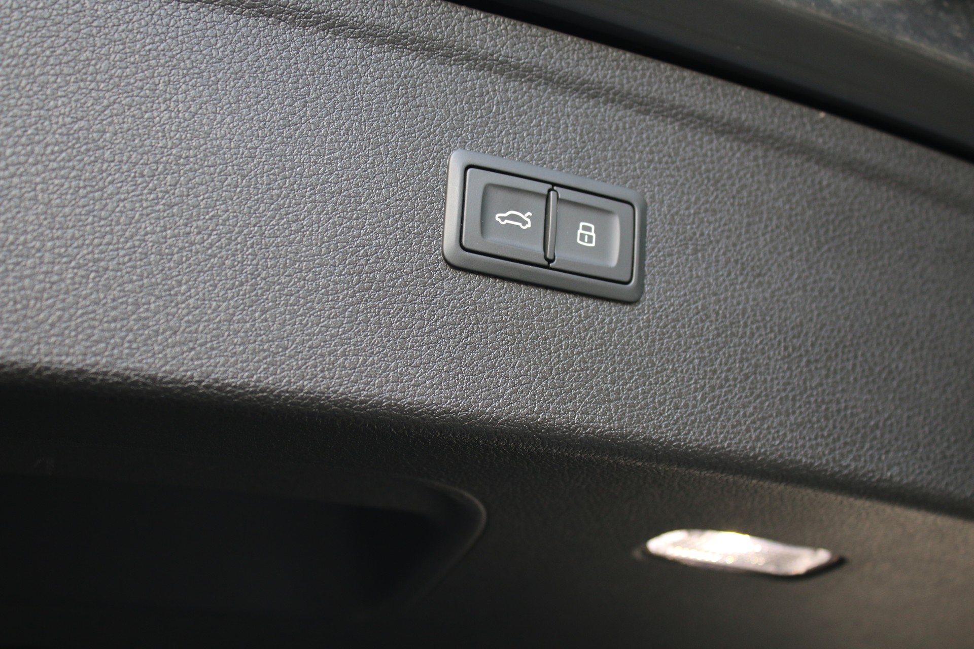 AUDI Q5 55 TFSI e quattro-image-8