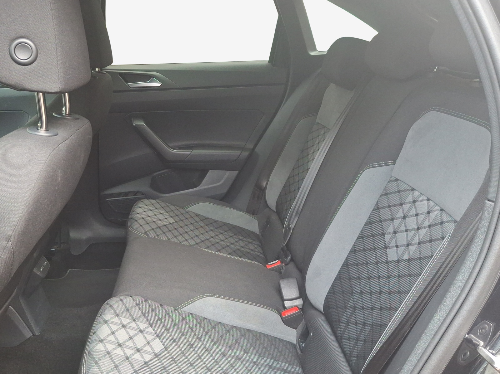 VW Taigo 1.5 TSI R-Line DSG-image-11