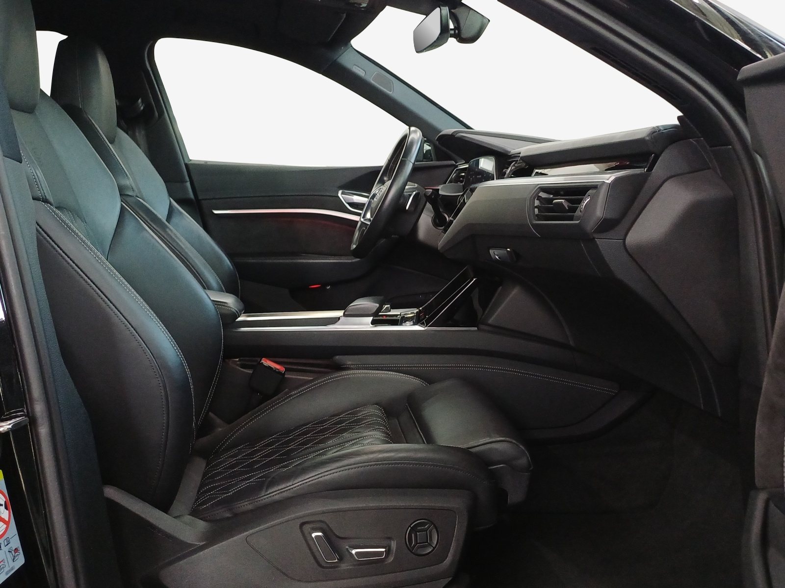 AUDI e-tron 55 Sportback S Line quattro-image-15
