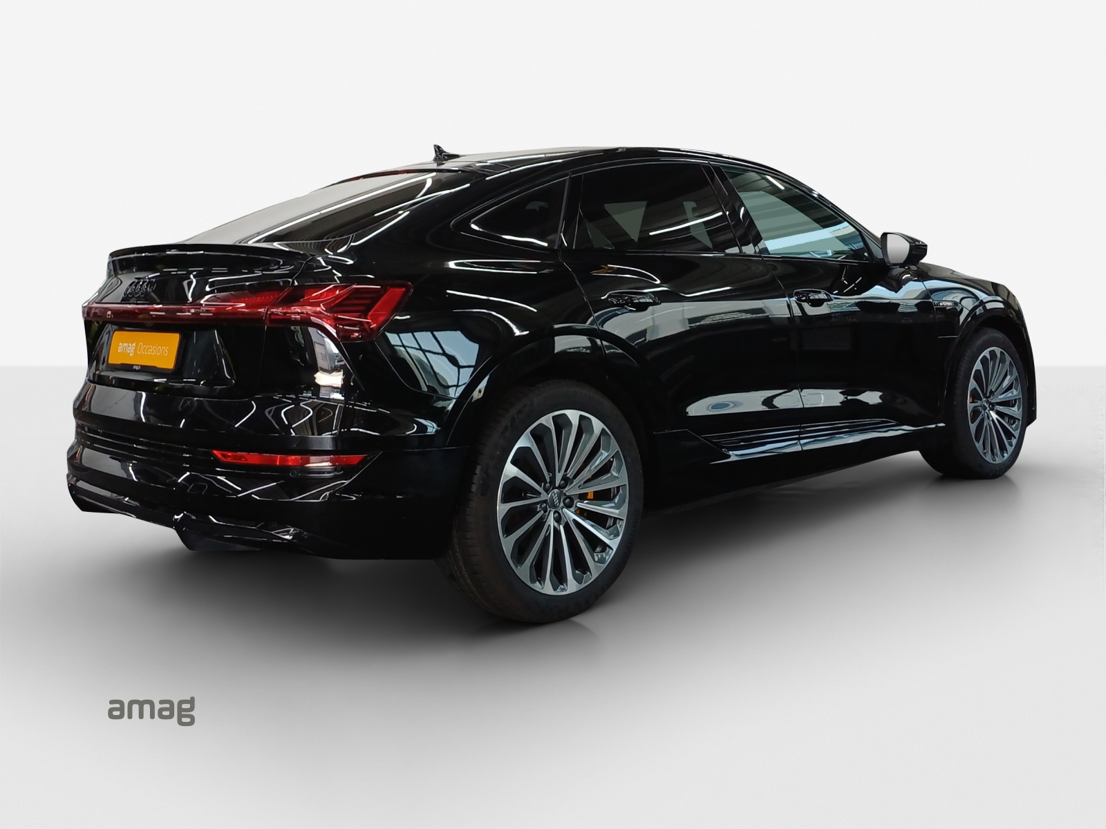 AUDI e-tron 55 Sportback S Line quattro-image-5