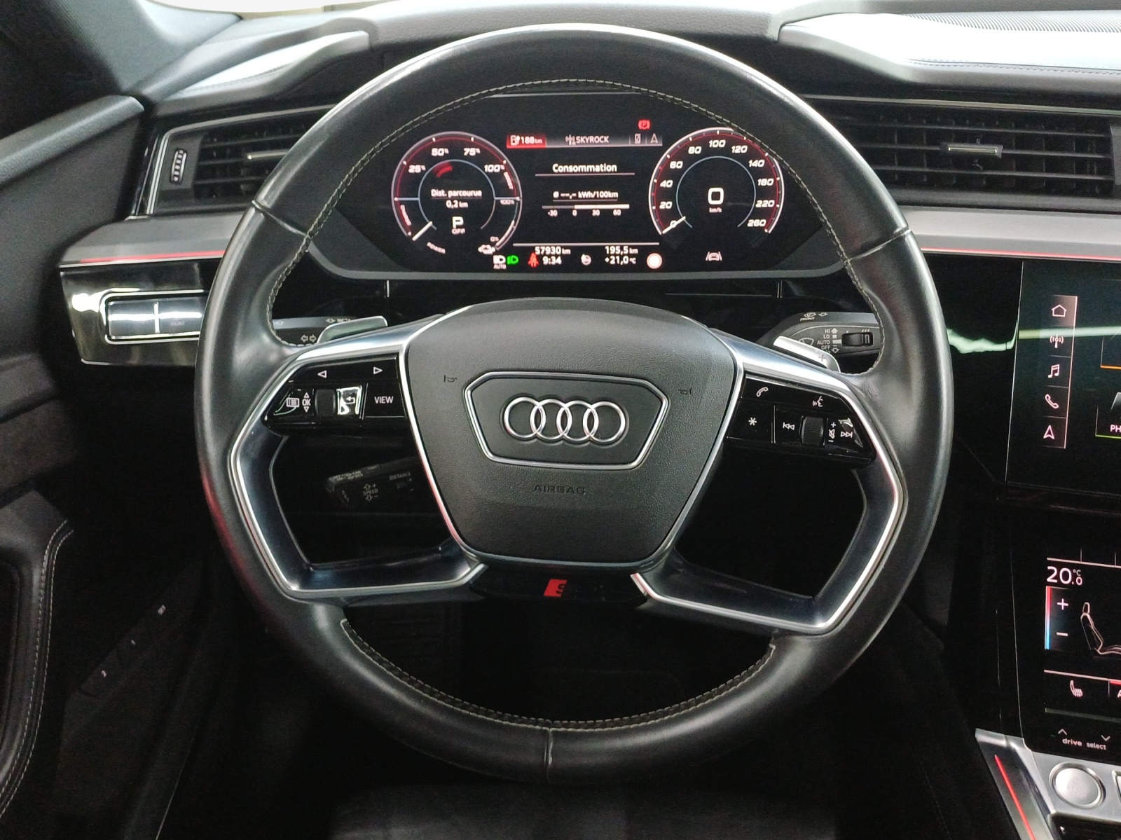 AUDI e-tron 55 Sportback S Line quattro-image-10
