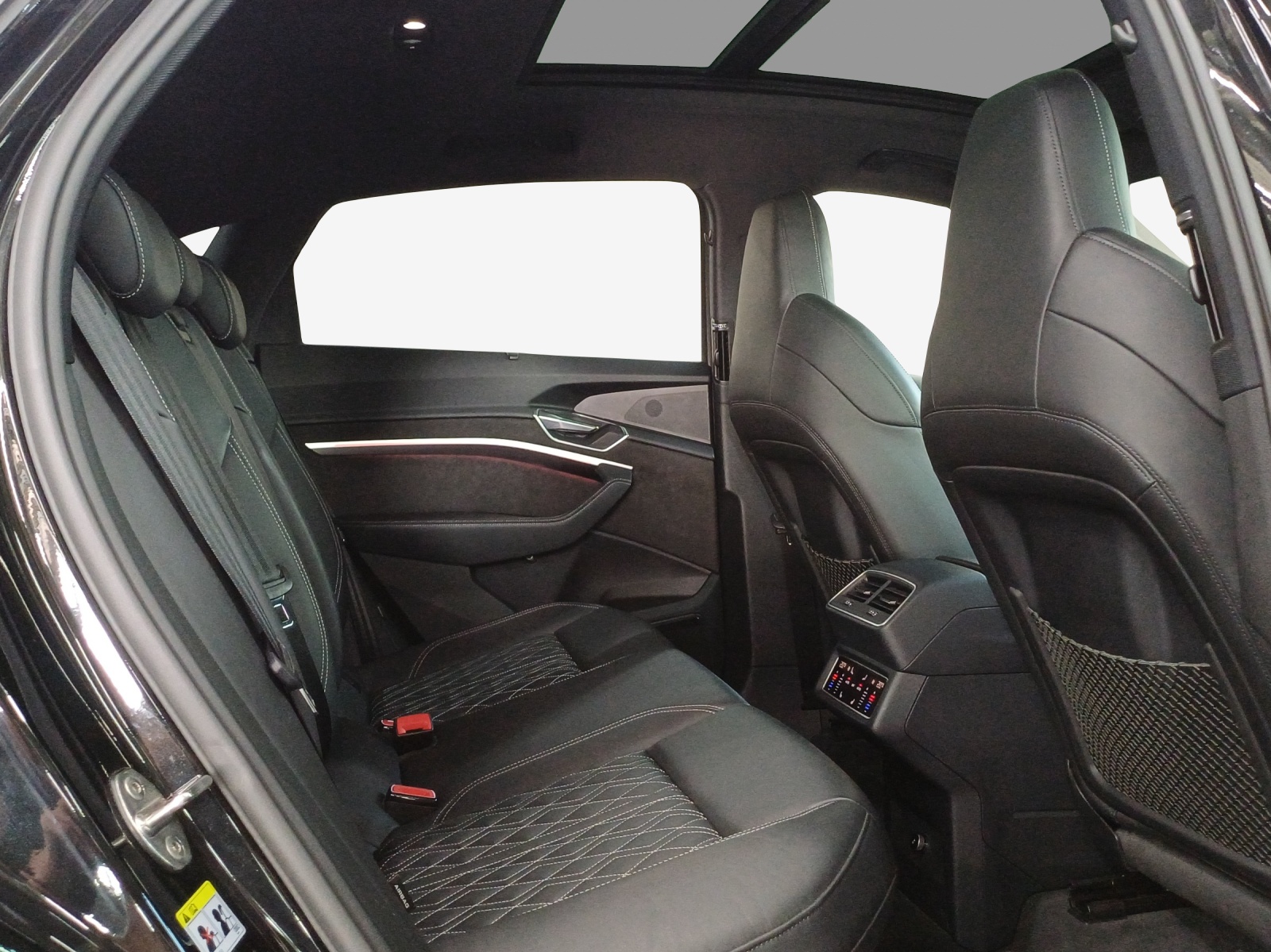 AUDI e-tron 55 Sportback S Line quattro-image-14
