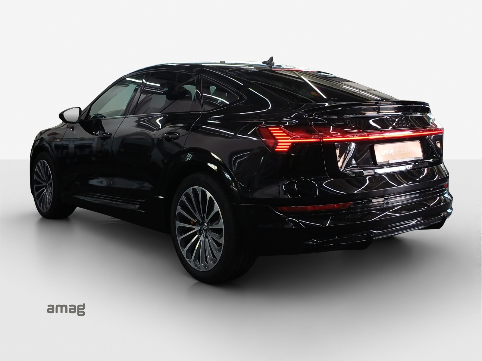AUDI e-tron 55 Sportback S Line quattro-image-3