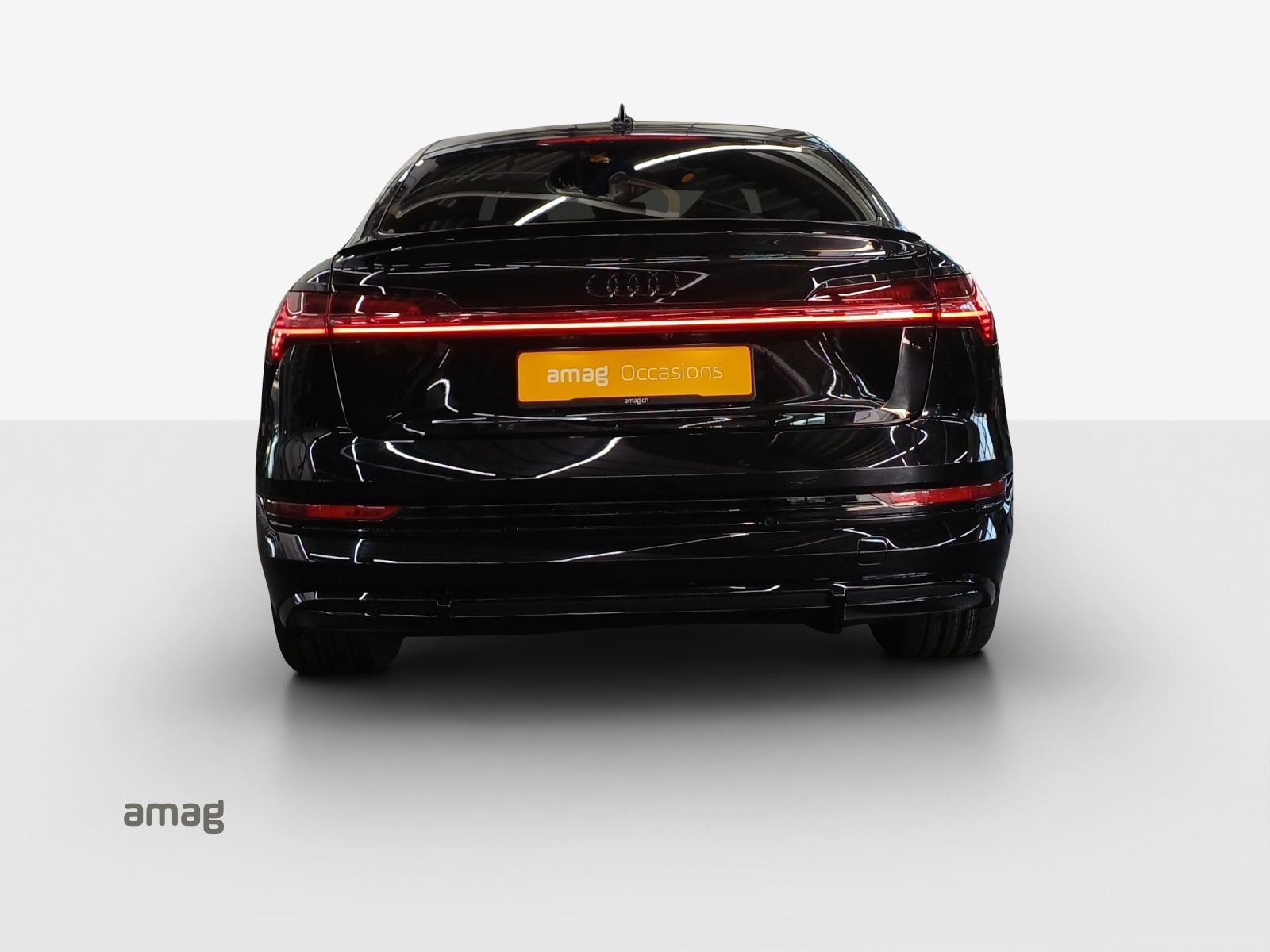 AUDI e-tron 55 Sportback S Line quattro-image-4