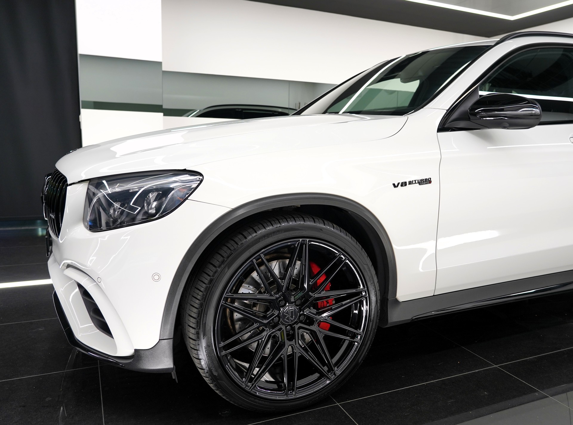 MERCEDES-BENZ GLC 63 S AMG 4Matic+-image-5
