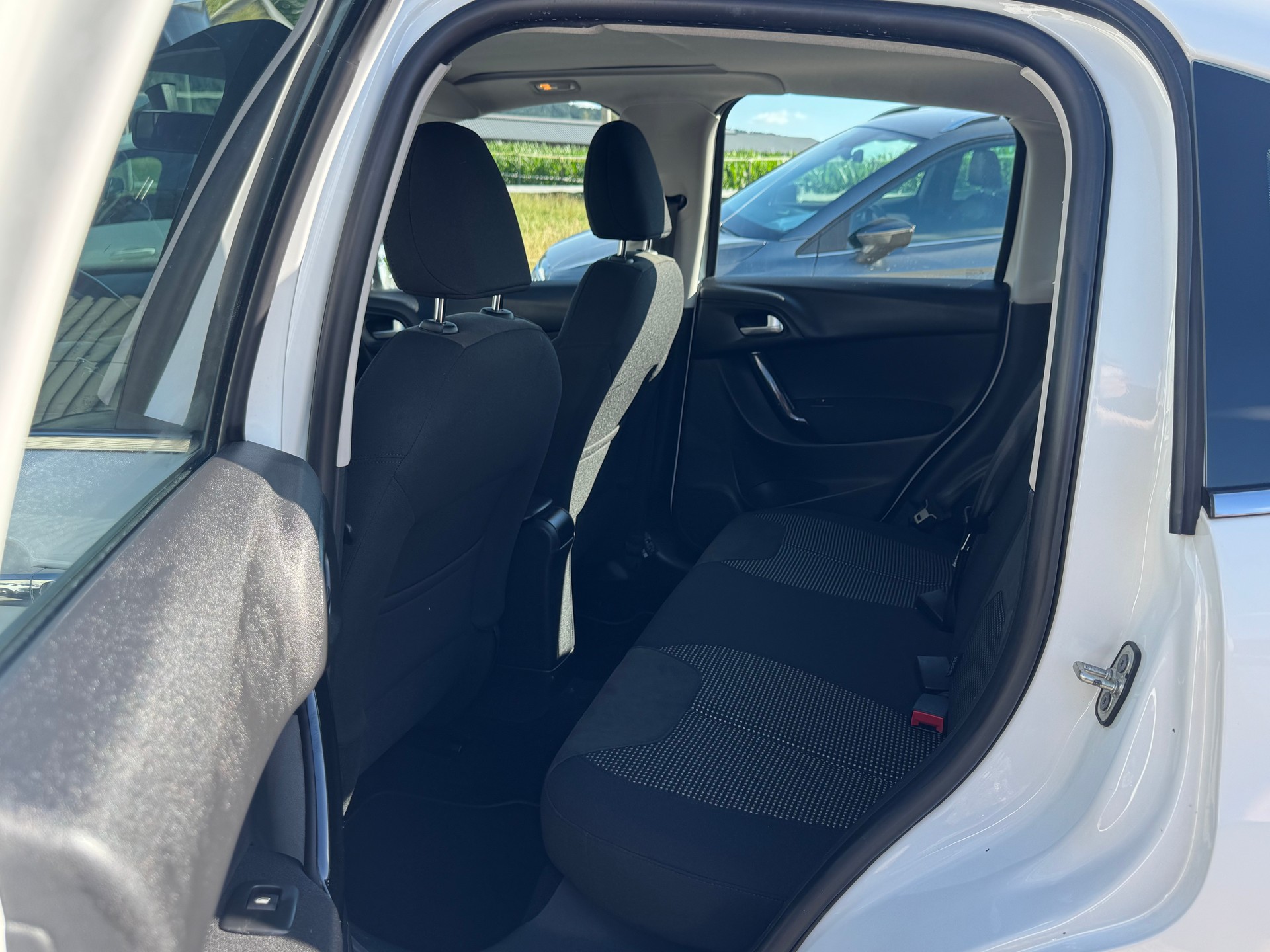 CITROEN C3 1.2i Exclusive ETG5-image-9