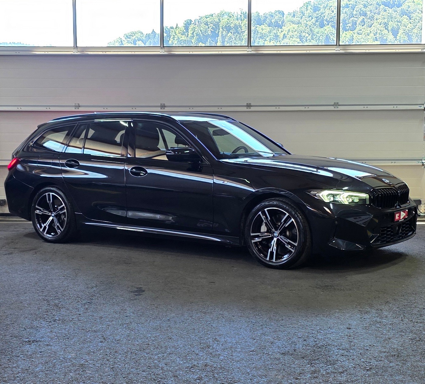 BMW 330i Touring xDrive Steptronic M Sport *SpeedControl*Sitzheizung*Rückfahrkamera*Ambiente*CarPlay/AndroidAuto*-image-6