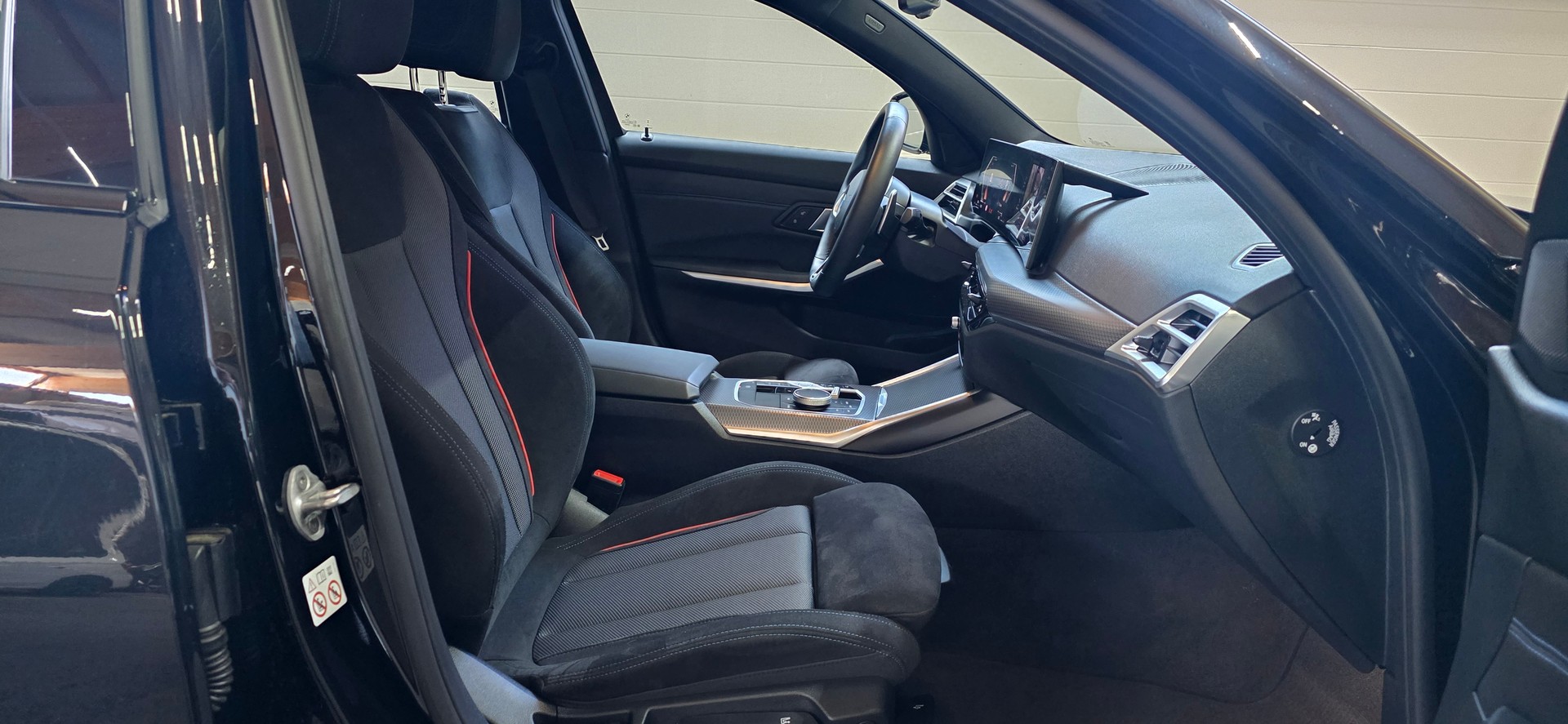 BMW 330i Touring xDrive Steptronic M Sport *SpeedControl*Sitzheizung*Rückfahrkamera*Ambiente*CarPlay/AndroidAuto*-image-26