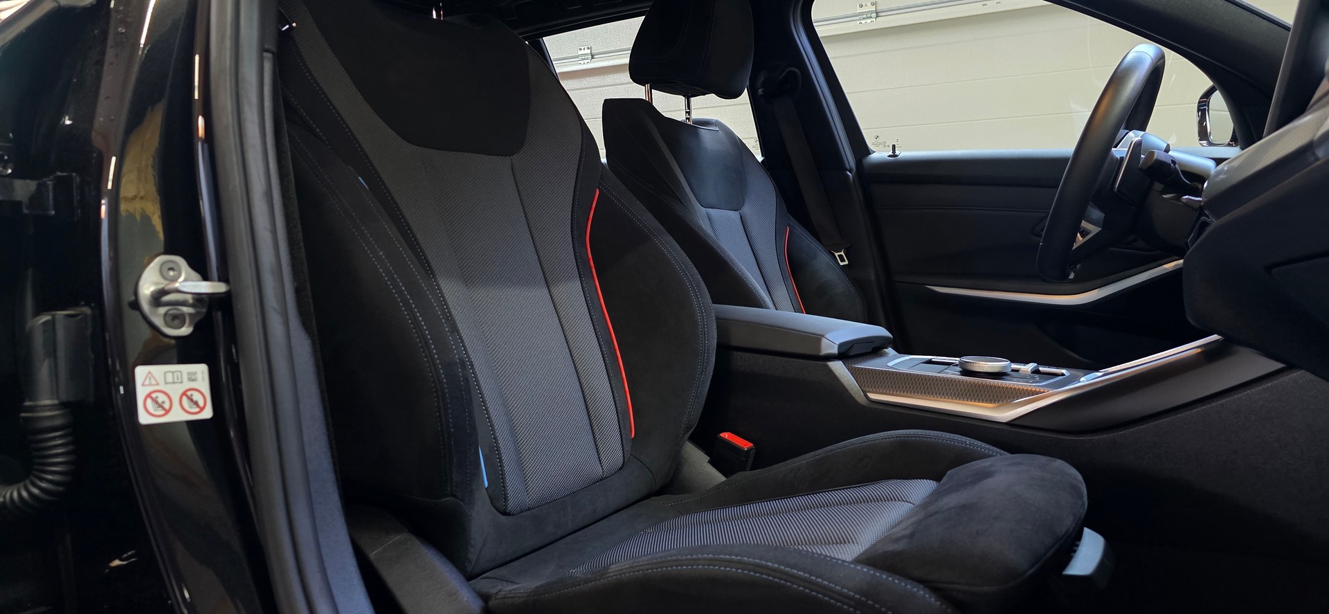 BMW 330i Touring xDrive Steptronic M Sport *SpeedControl*Sitzheizung*Rückfahrkamera*Ambiente*CarPlay/AndroidAuto*-image-27