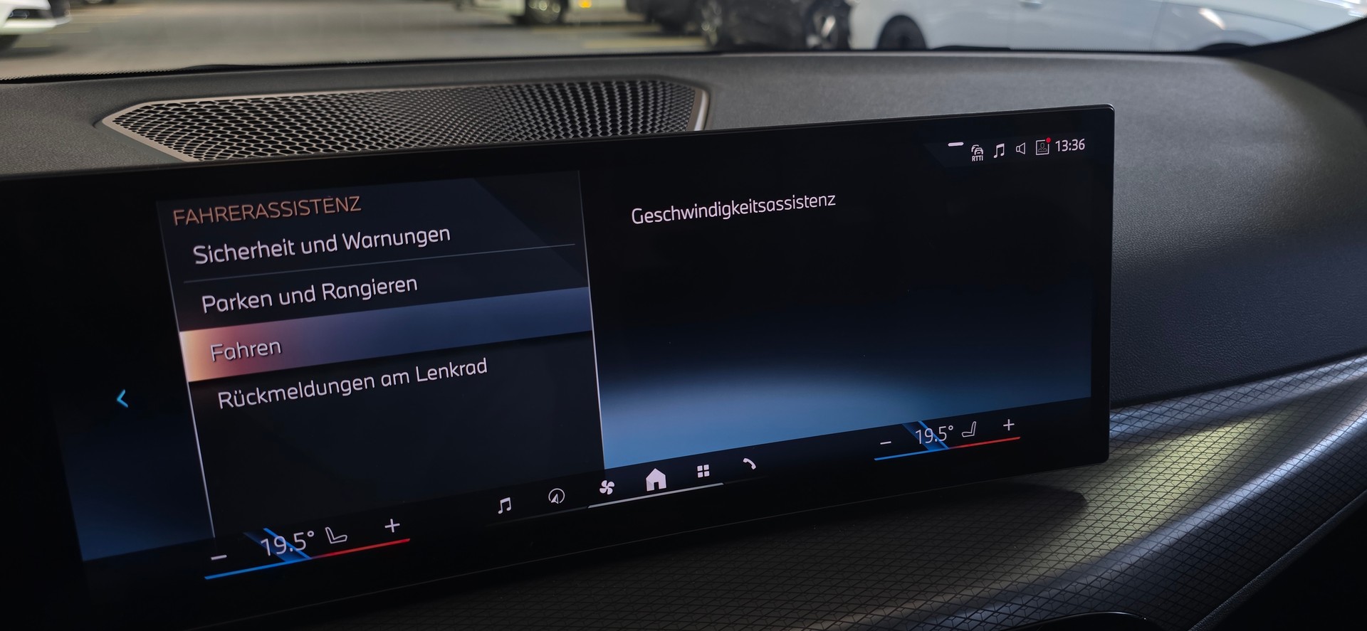 BMW 330i Touring xDrive Steptronic M Sport *SpeedControl*Sitzheizung*Rückfahrkamera*Ambiente*CarPlay/AndroidAuto*-image-22