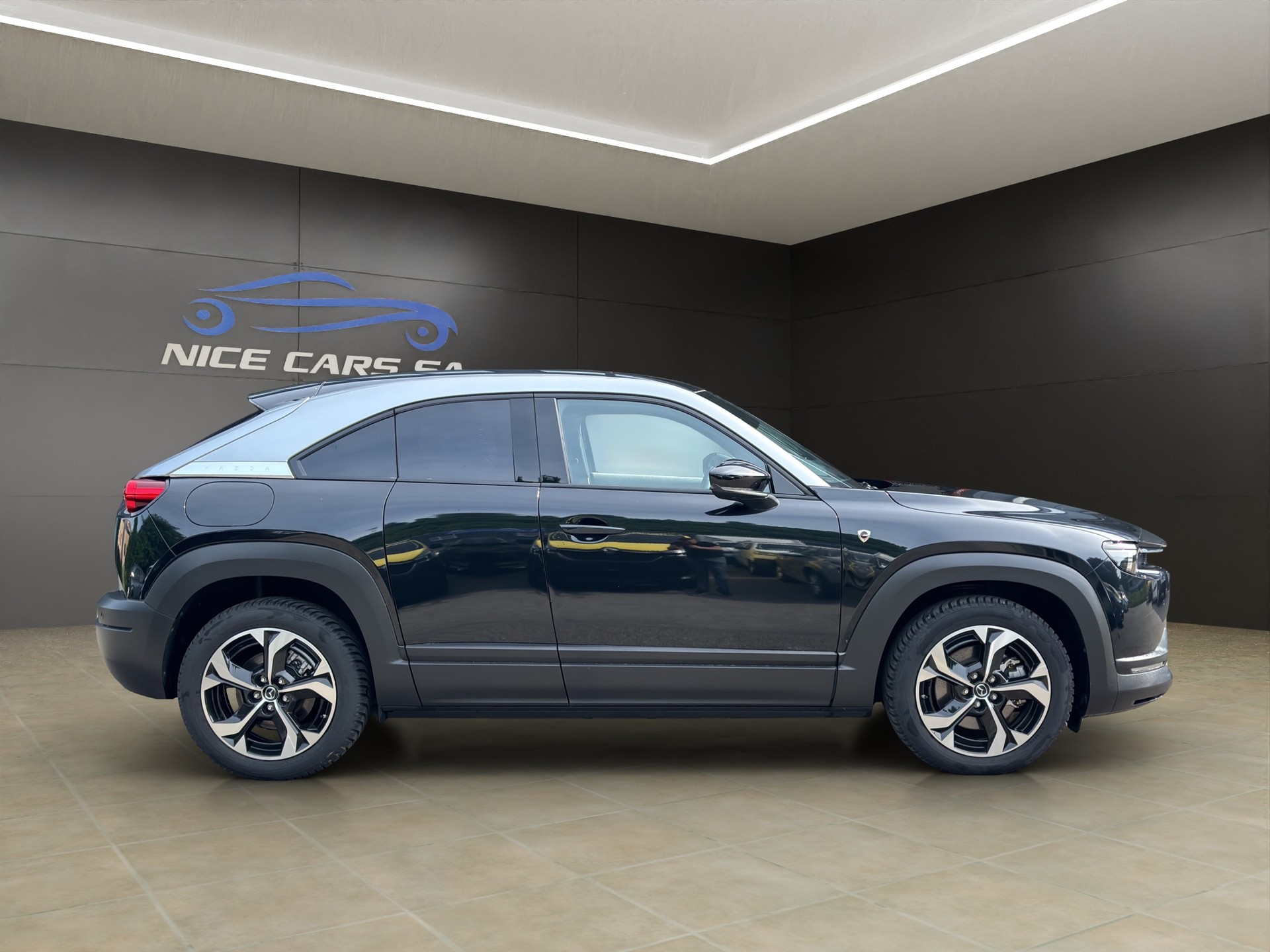 MAZDA MX-30 e-Skyactiv Makoto-showroom-element-3