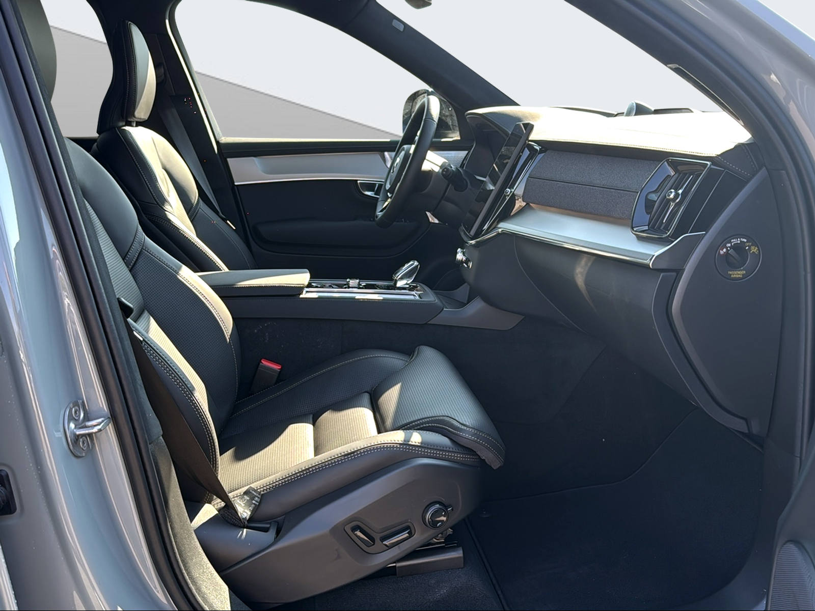 VOLVO XC90 2.0 T8 TE Black Edition eAWD-image-14