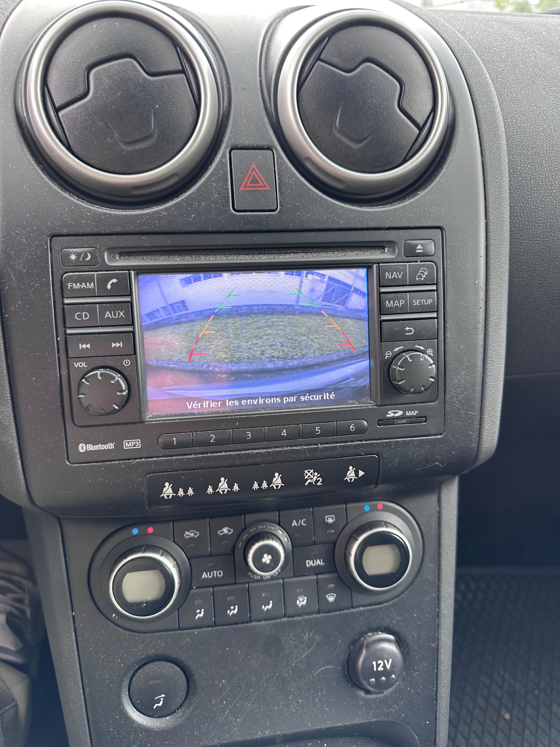 NISSAN Qashqai 2.0 4WD Lounge XTronic CVT-image-10