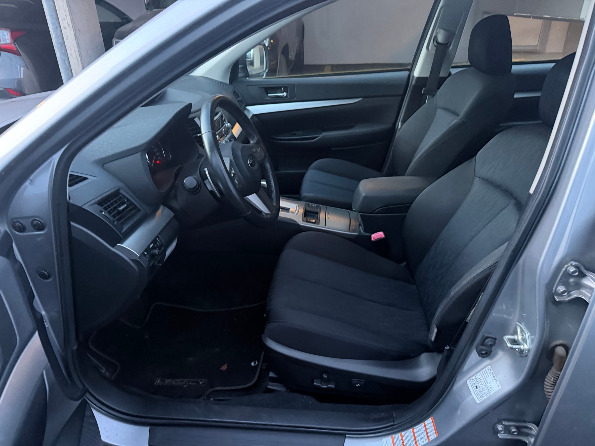SUBARU Legacy 2.0i Swiss Special AWD Lineartronic-image-5