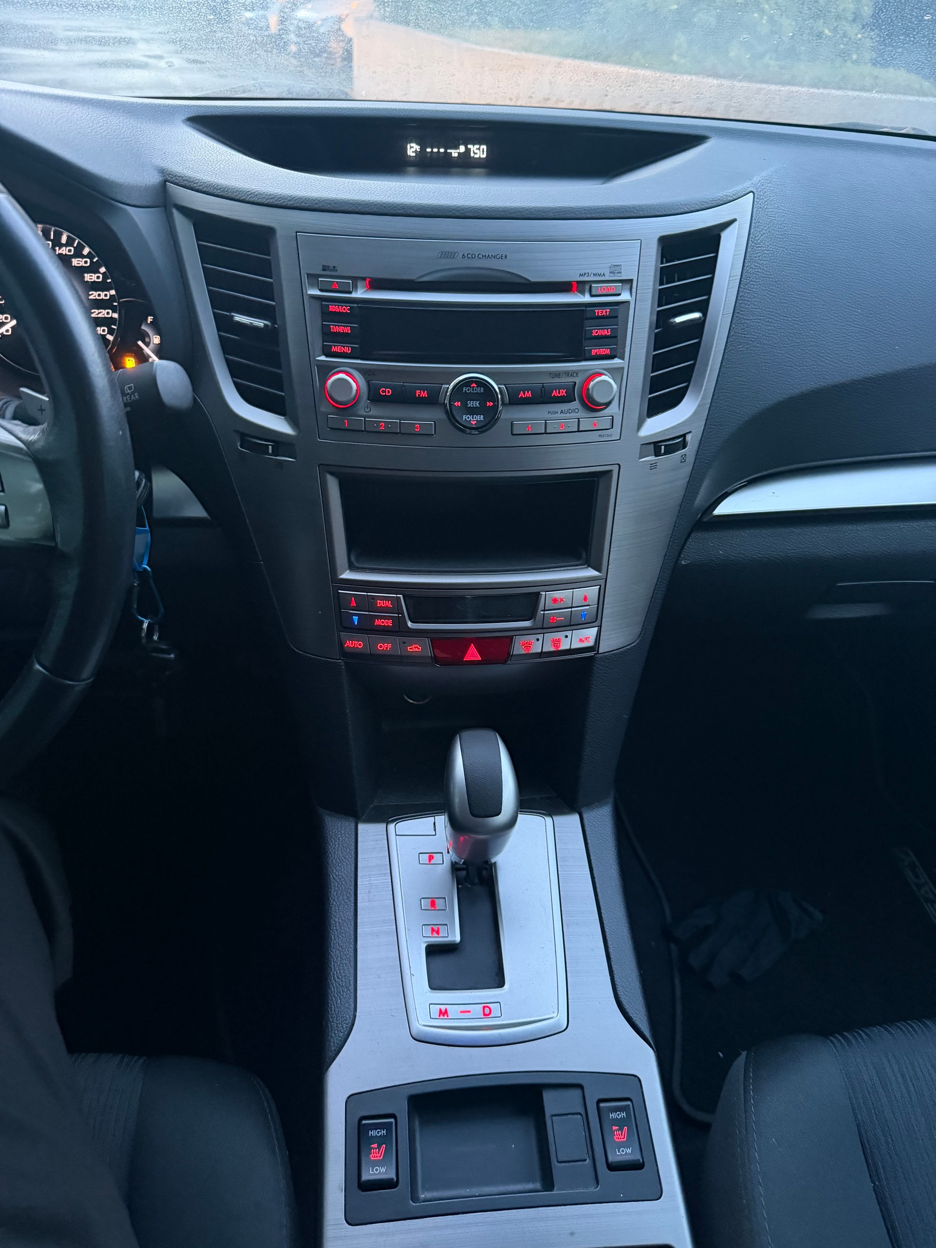 SUBARU Legacy 2.0i Swiss Special AWD Lineartronic-image-8