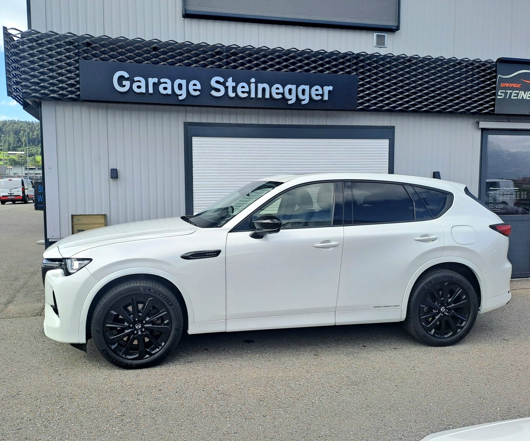 MAZDA CX-60 e-Skyactiv PHEV 327 AWD Homura mit Top Ausstattung-image-4