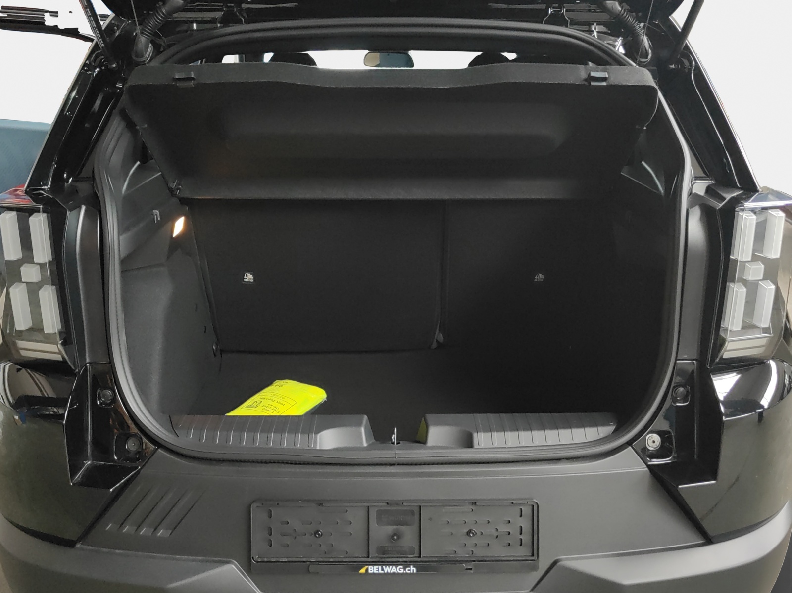 FIAT Grande Panda 1.2/100 Hybrid Icon-image-11