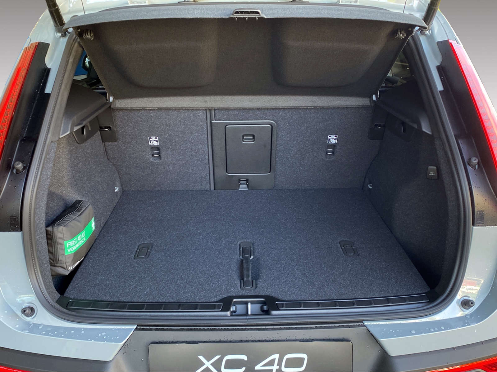 VOLVO XC40 2.0 B3 MH XCITE-image-11