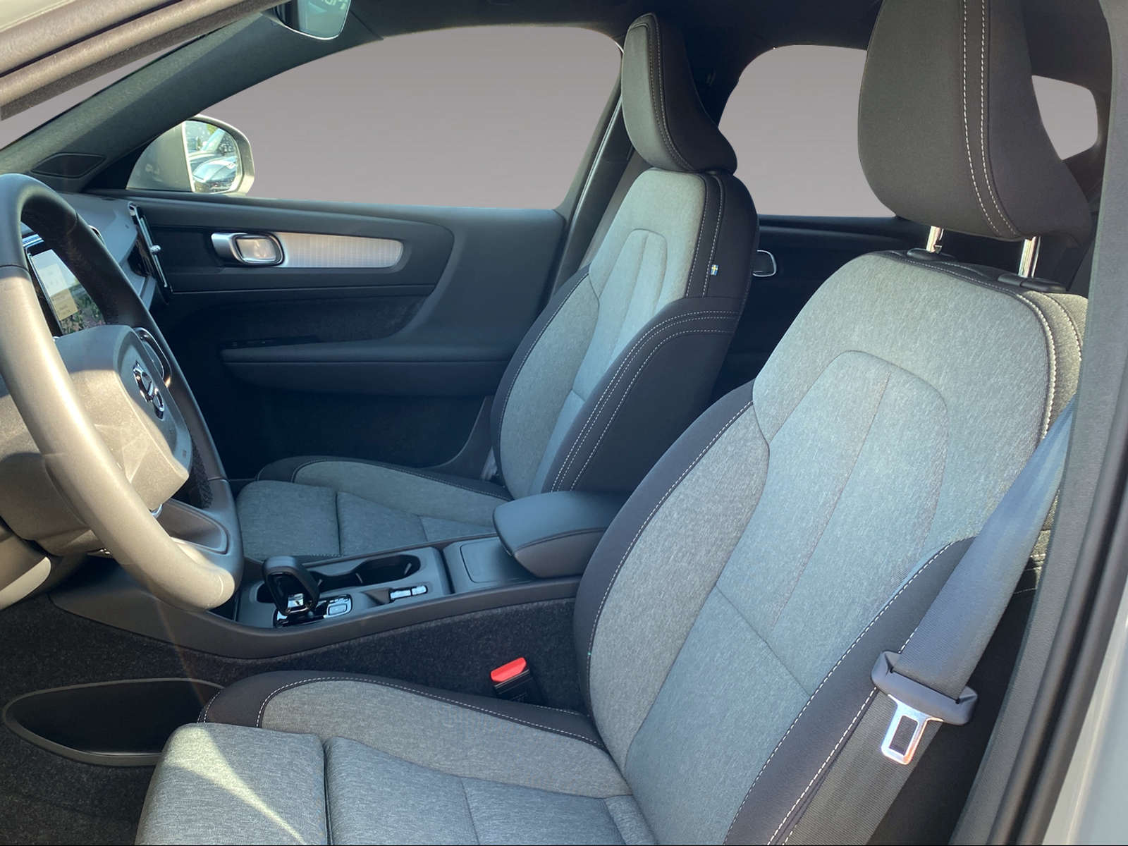 VOLVO XC40 2.0 B3 MH XCITE-image-6