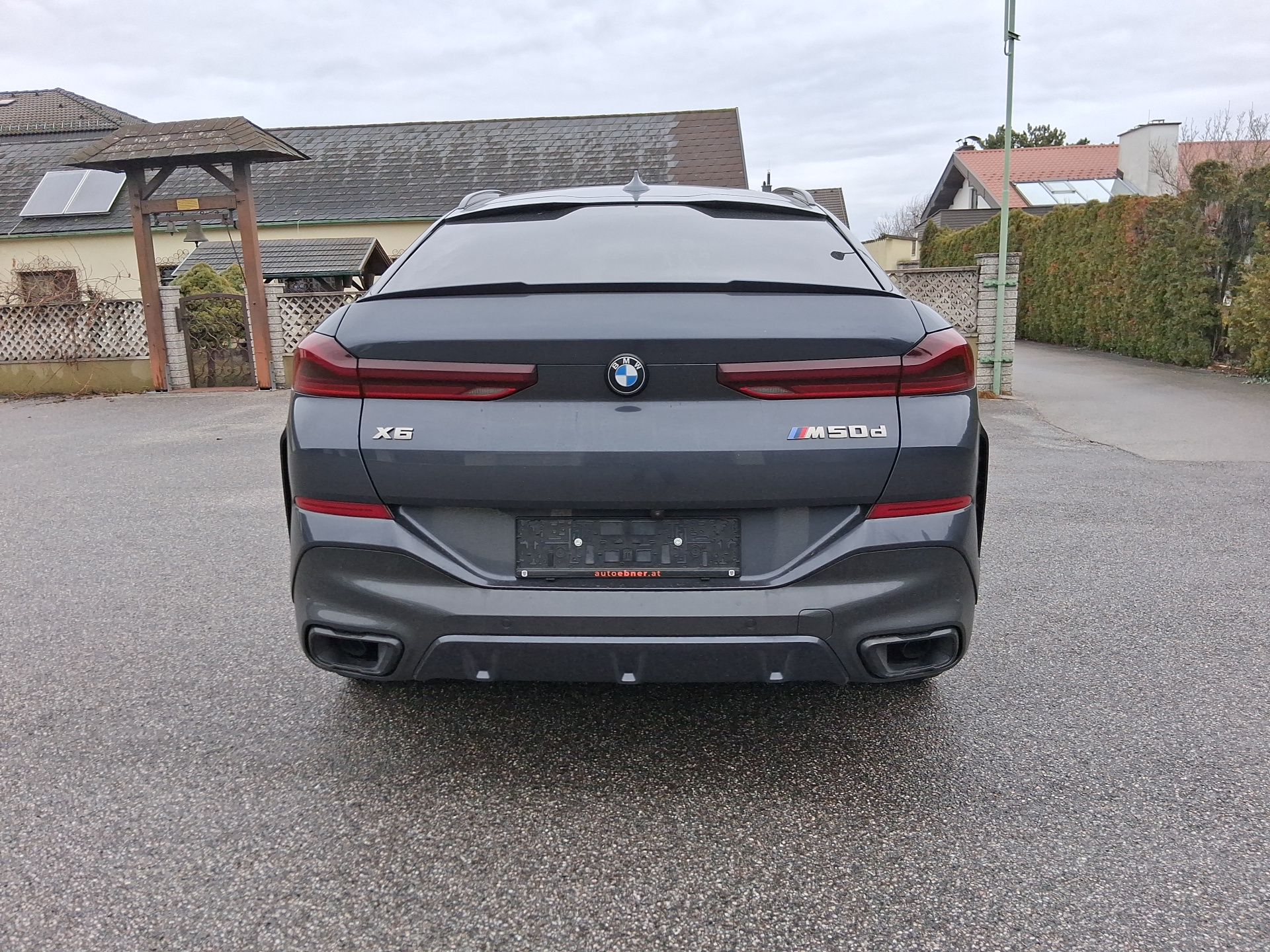 BMW X6-image-2