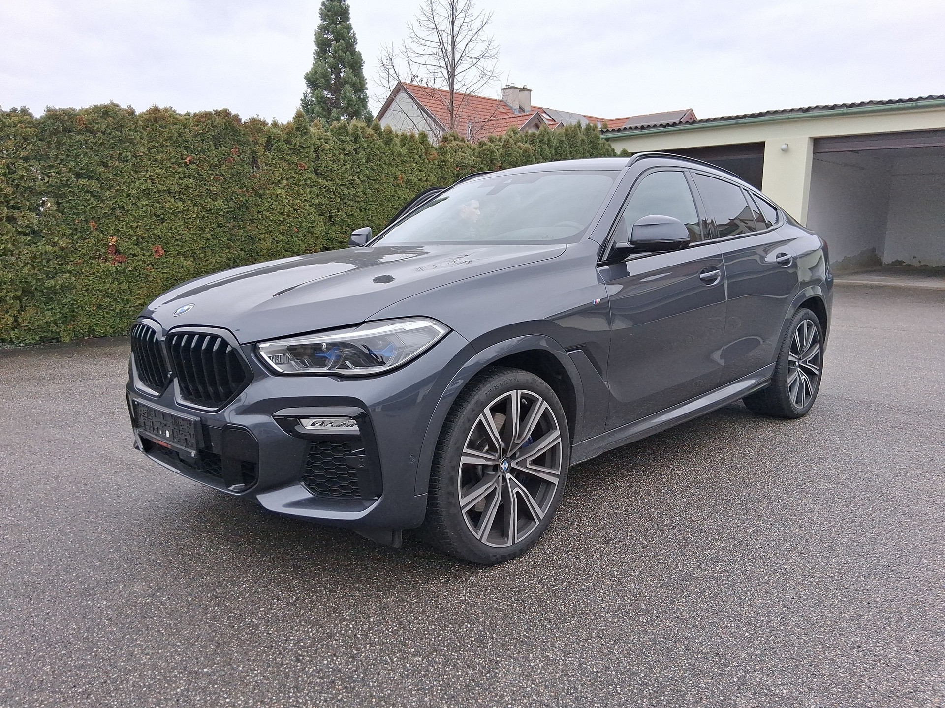 BMW X6-image-0
