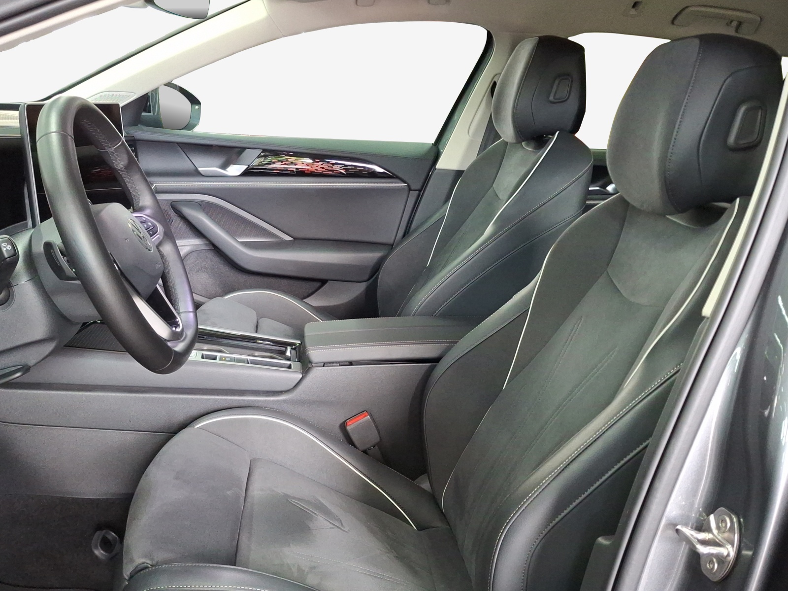 VW Passat Variant 2.0 TDI evo Elegance 4 Motion DSG-image-7