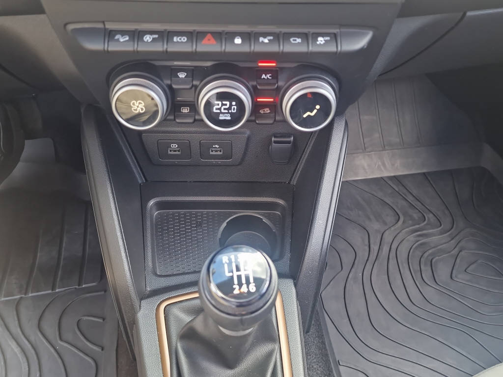 DACIA Duster 1.3 TCe 150 Extreme 4WD-image-10